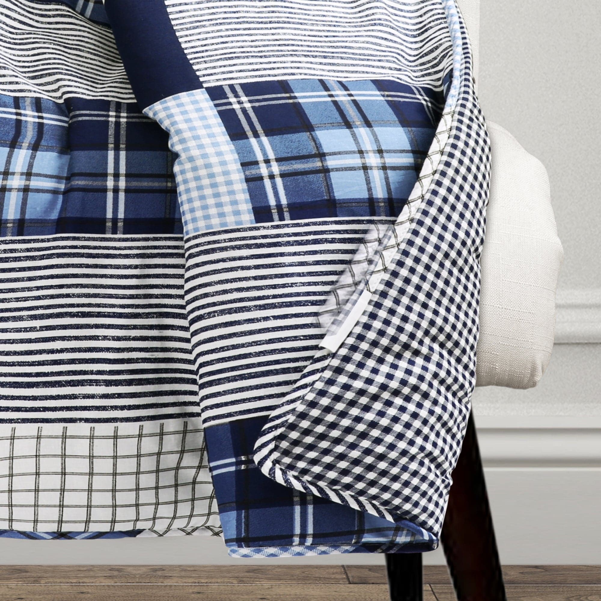 Greenville Throw Blanket - Soft & Cozy Fleece Blanket for Couch, Bed, and Travel - Perfect for Home Decor, Gifts, and Cold Weather Comfort