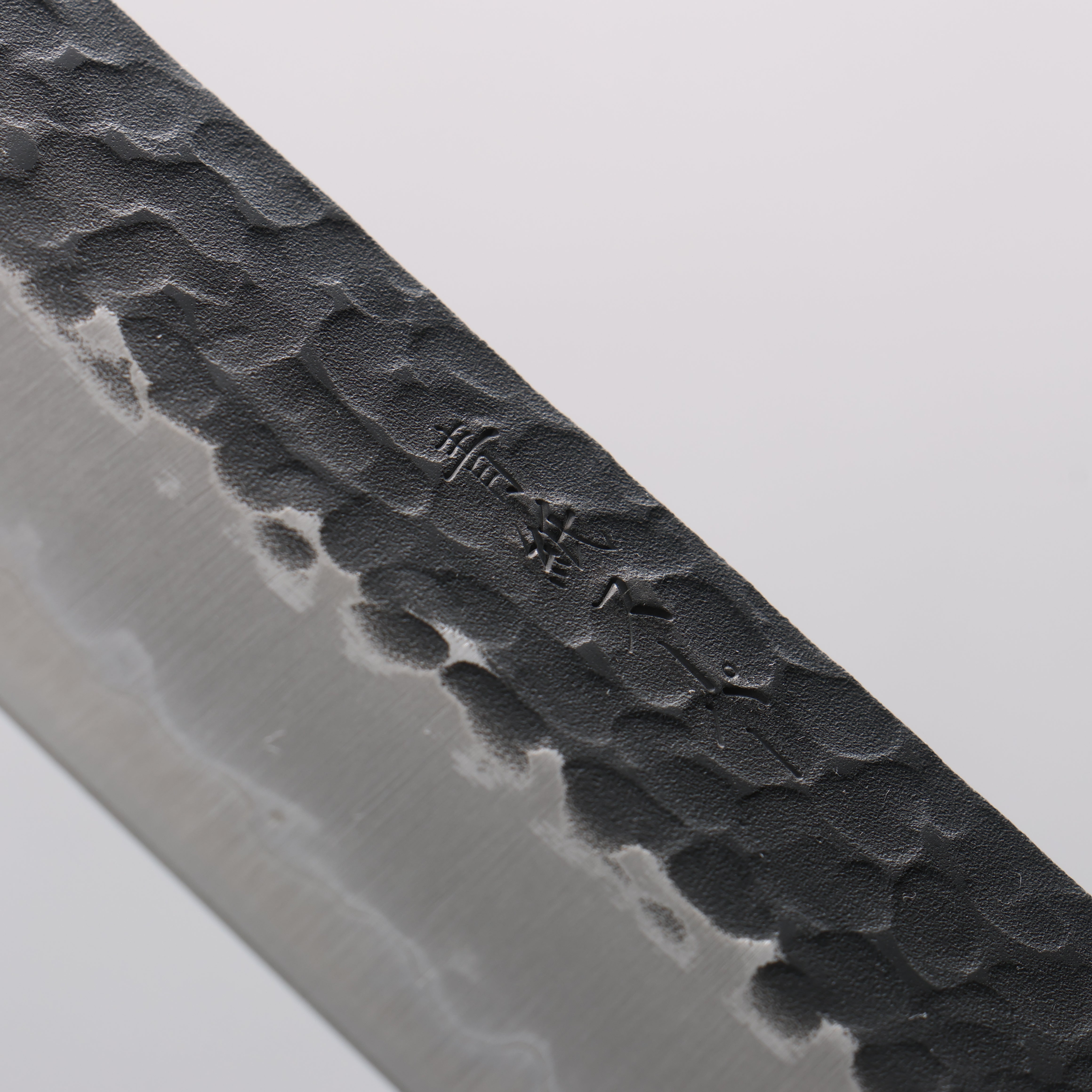 Seisuke Blue Super Hammered Kurouchi Kiritsuke Gyuto 210mm Japanese Chef Knife with Red Pakka Wood Handle – Perfect for Sushi, Sashimi & Precision Cutting