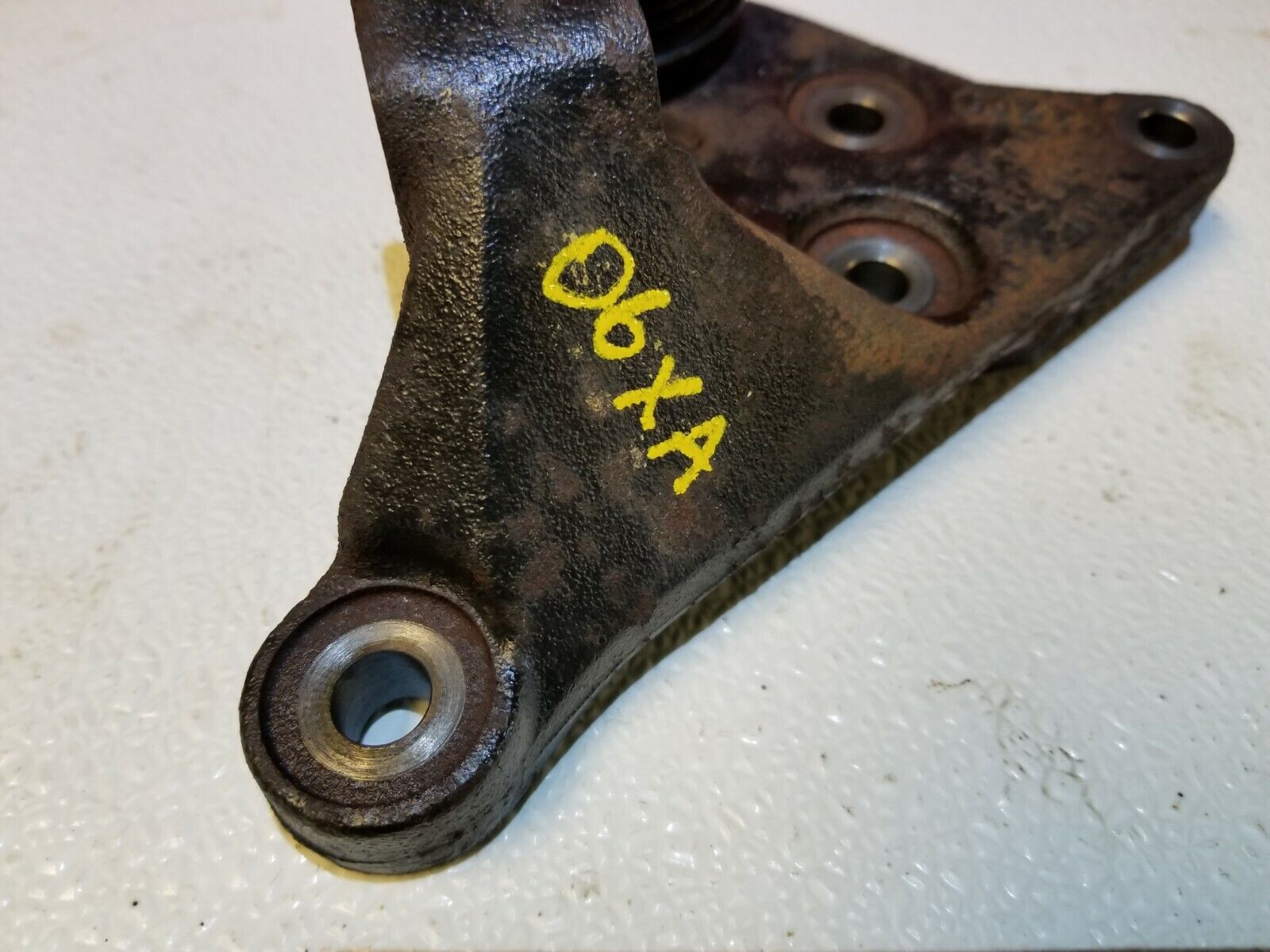 04 05 06 Scion XA 1.5L OEM Pulley with Bracket - Replacement Part for 1NZ-FXE Engine - Perfect for Engine Repair & Performance Upgrades