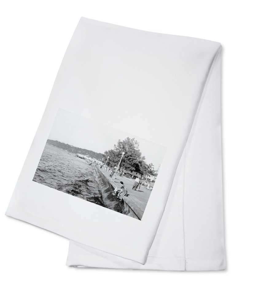 Seattle WA Alki Beach & Boardwalk View Printed Cotton Tea Towel - Decorative Kitchen Hand Towel for Home Decor, Dish Drying & Coastal Themed Gifts