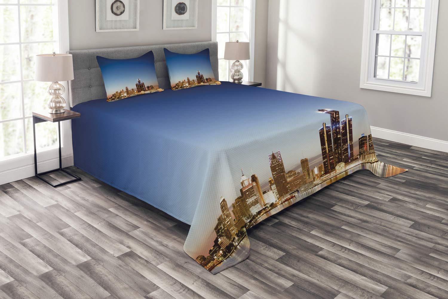 Ambesonne Detroit Bedspread Set - 3 Piece Queen Size Bedding with Michigan Skyline at Twilight Design, Waterfront Cityscape Print, Includes Coverlet & 2 Pillow Shams - Perfect for Home Decor, Guest Rooms, and Travel-Themed Bedrooms