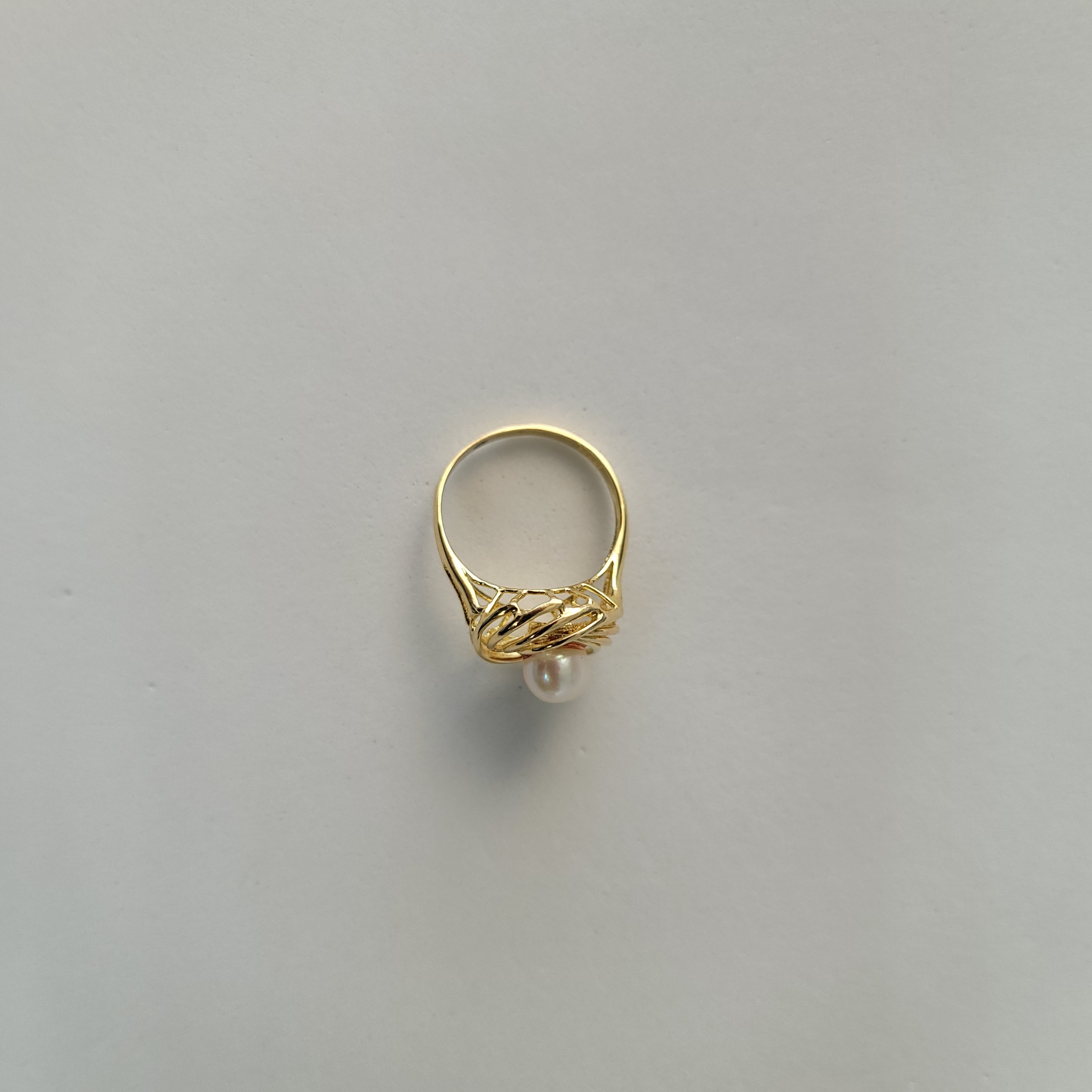 14k Yellow Gold Solitaire Pearl Ring with Elegant Swirl Design - Perfect for Weddings, Anniversaries & Special Occasions