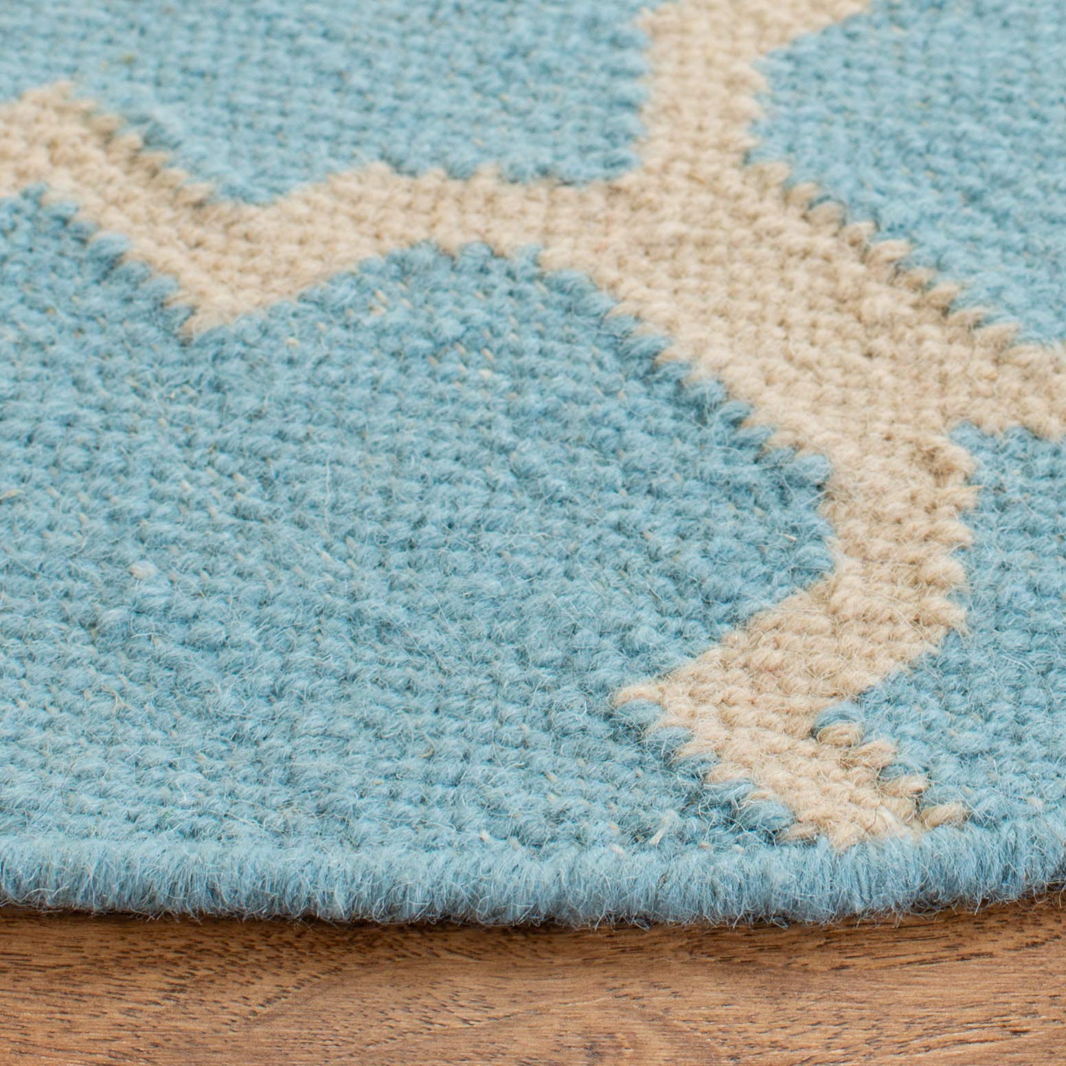 SAFAVIEH Dhurries Collection 8' Round Handmade Flat Weave Wool Area Rug - Light Blue & Ivory - Durable for High Traffic Areas - Perfect for Living Room, Bedroom, Dining Room & Office (DHU554B)