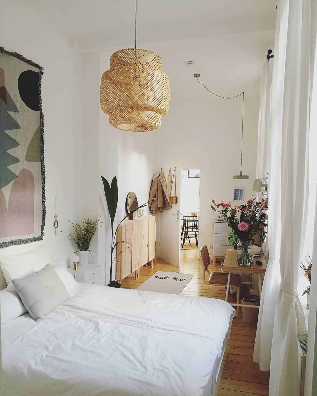 Modern Bamboo Pendant Light Fixture - Handwoven Natural Rattan Hanging Lamp for Kitchen Island, Dining Room & Bedroom Decor - Eco-Friendly Lighting Solution