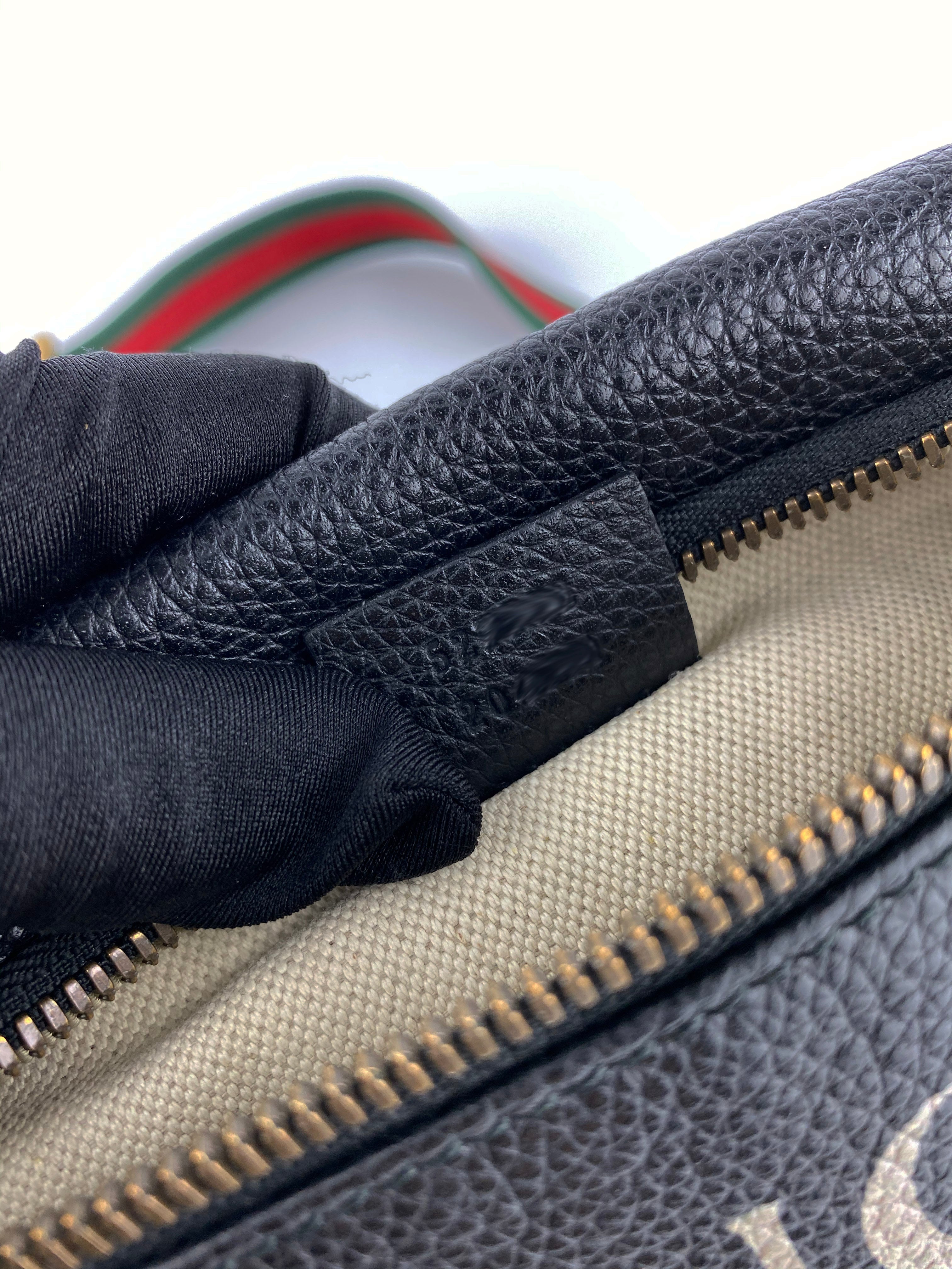 Gucci Black Leather Belt Bag with Signature Print - Stylish Waist Pack for Men & Women, Perfect for Travel, Concerts, and Everyday Fashion