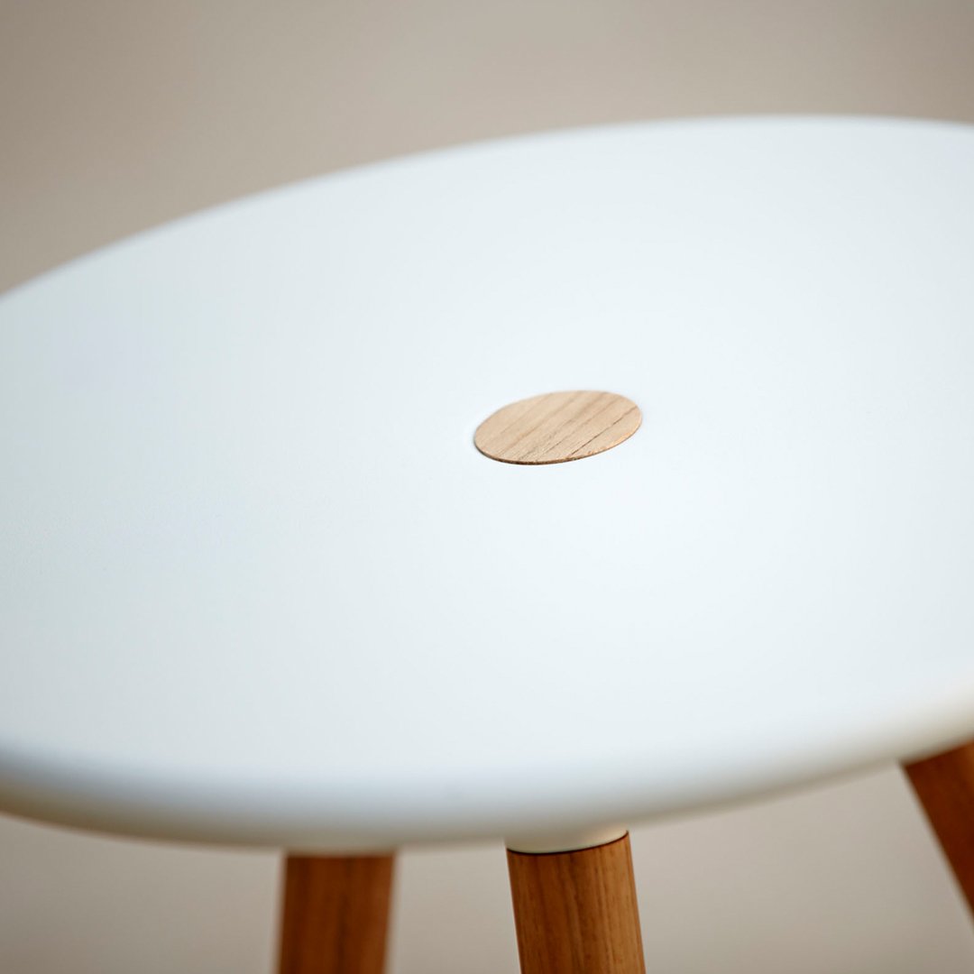 Outdoor Side Table with Storage - Foldable Footstool for Patio, Garden & Poolside - Perfect for Drinks, Snacks & Relaxing