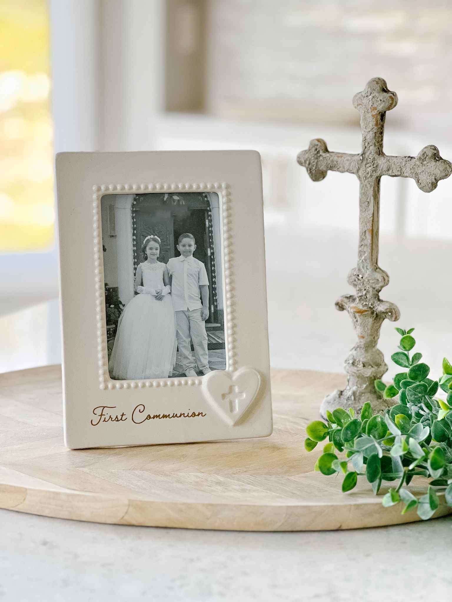 First Communion Picture Frame - Elegant Keepsake for Religious Ceremonies - Perfect for Baptism, Christening & First Holy Communion Gifts