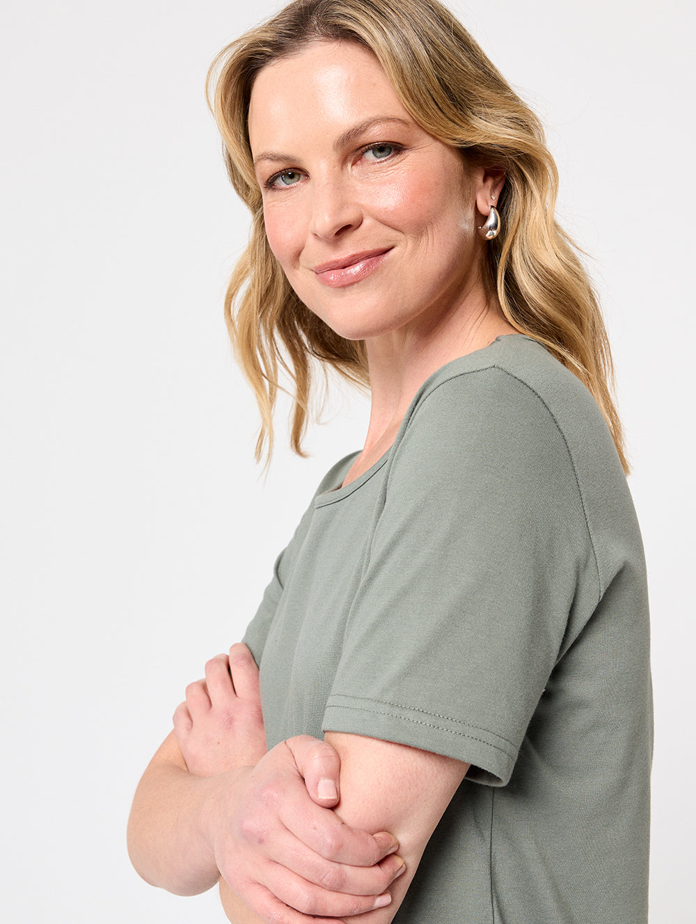 Kinnersly Women's Scoop Neck T-Shirt - Soft Casual Basic Tee for Everyday Wear | Perfect for Work, Lounge & Weekend Outfits