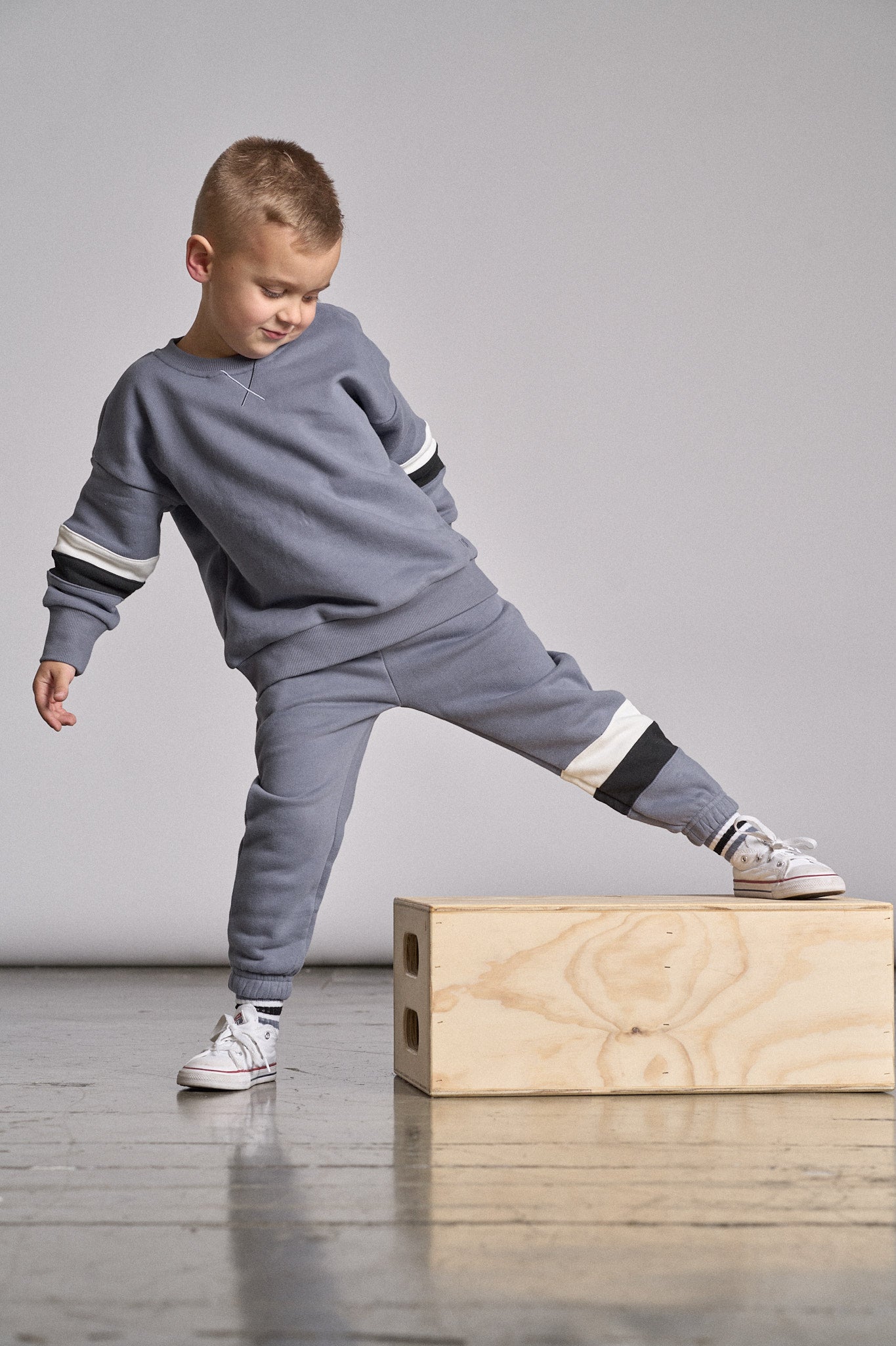 Elevated Stripe Crewneck Sweater - Blue | Casual & Stylish Pullover for Men & Women | Perfect for Fall & Winter Outfits