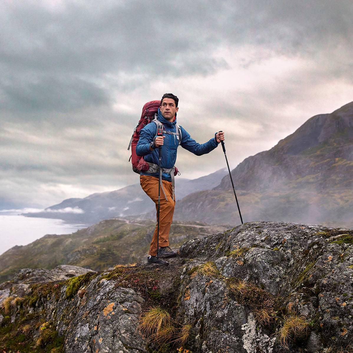 Garmin inReach Mini 2 - Compact Satellite Communicator with GPS, Two-Way Messaging & SOS - Perfect for Hiking, Camping & Backcountry Adventures