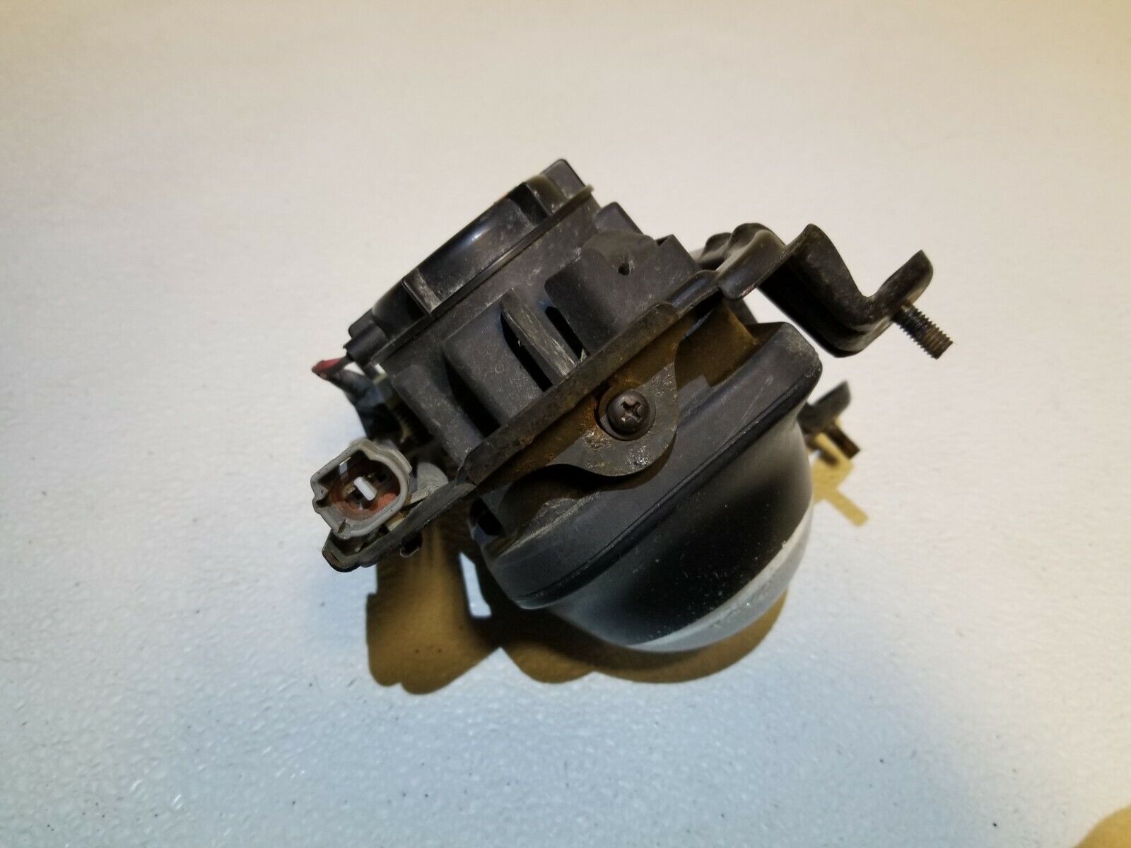 Toyota Celica Fog Light Lamp Replacement - OEM #107 Compatible with 2000-2005 Models - Perfect for Night Driving & Foggy Conditions