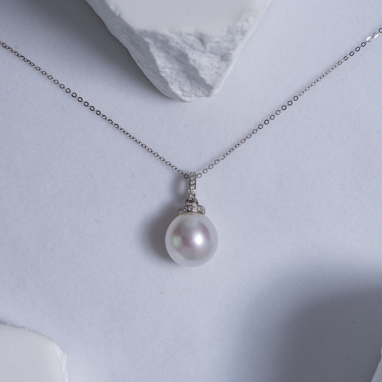18K Solid Gold Australian White Diamond & Saltwater Pearl Necklace KN00140 - Elegant Jewelry for Weddings, Parties & Special Occasions