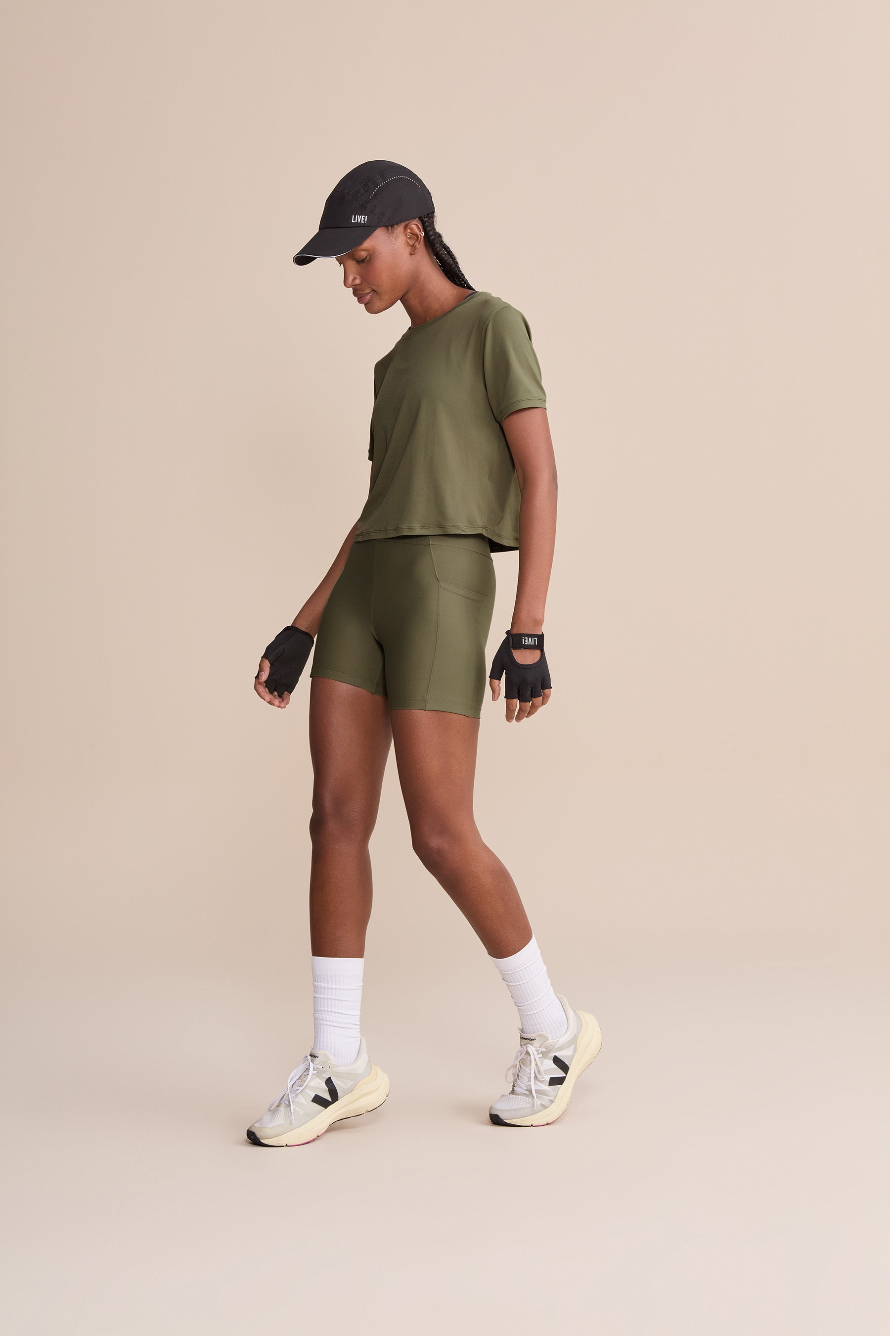 Stylish Broad Cropped T-Shirt for Women - Trendy Casual Summer Top - Perfect for Beach, Streetwear & Everyday Outfits
