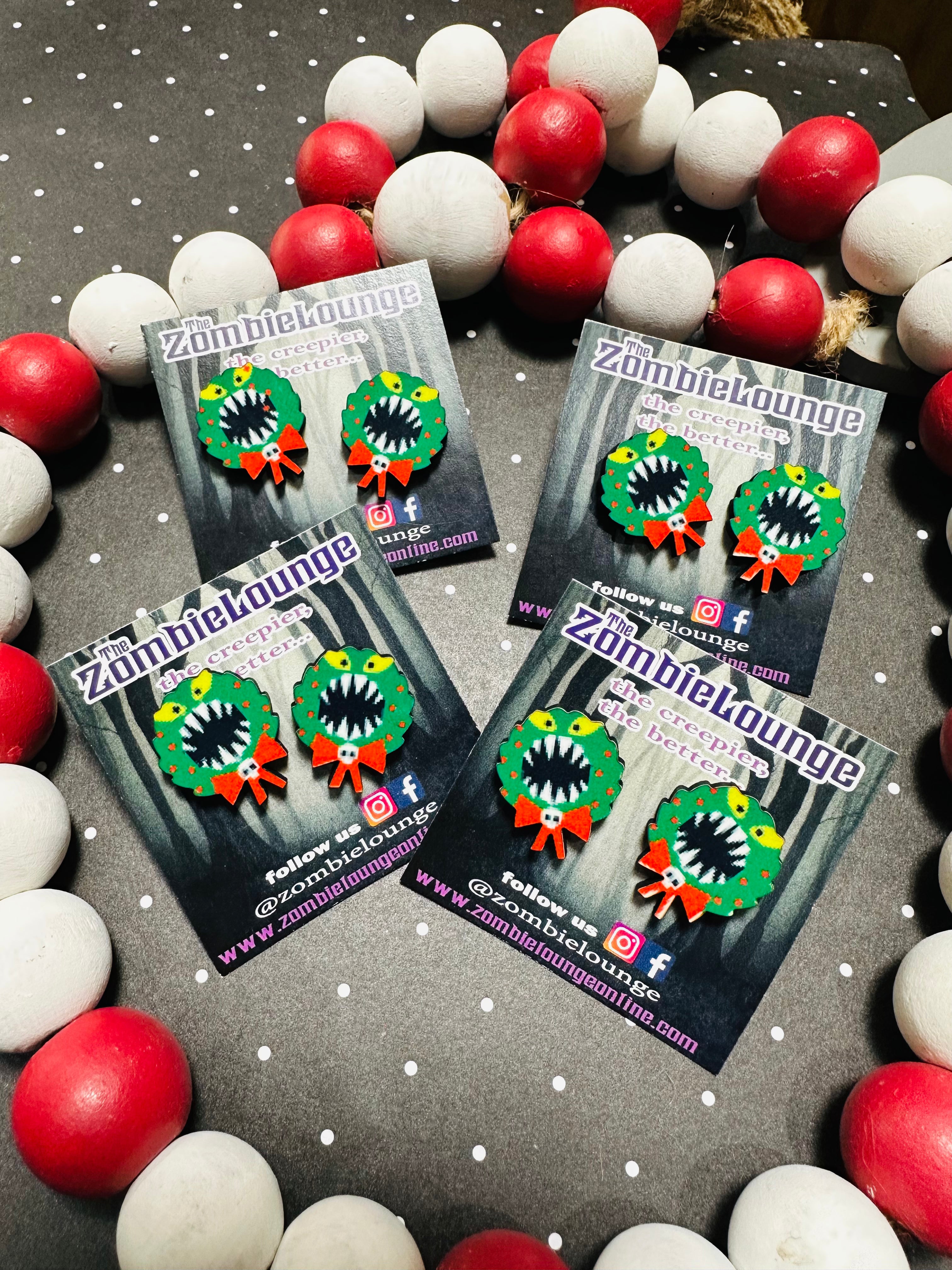 Spooky Halloween Wreath Earrings - Gothic Dangle Jewelry for Women - Perfect for Costume Parties & Haunted House Events