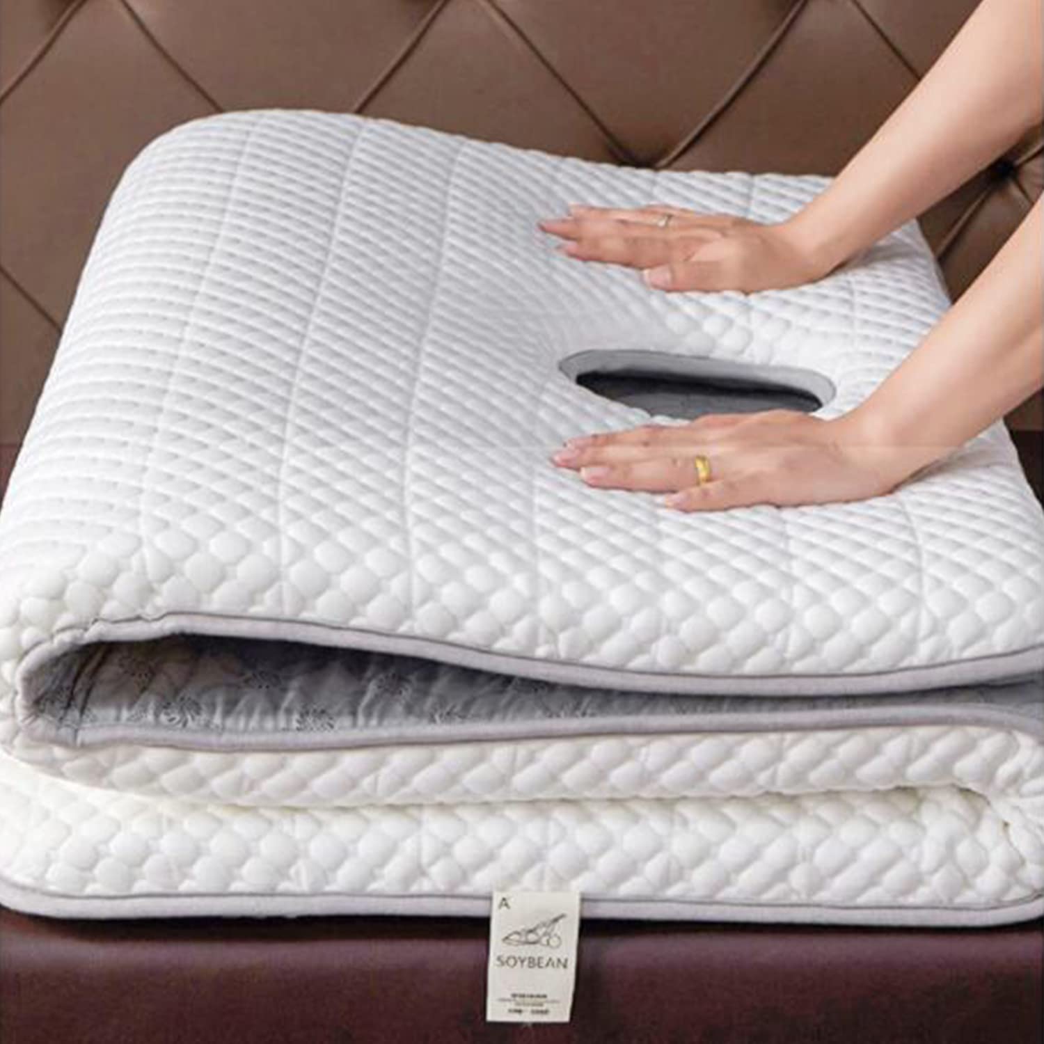 Premium 3cm Thick Memory Foam Lash Bed Topper with Elastic Bands - Trapezoidal Head Massage Table Mattress Protector - Breathable Spa Bed Pad with Ventilation Holes (60x180cm, Gray) - Ideal for Eyelash Extensions, Massage Therapy & Spa Treatments