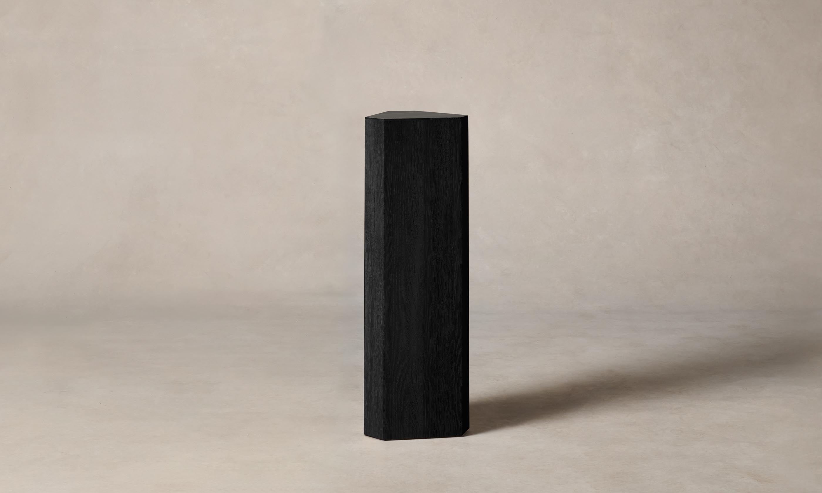 Modern Galerie Plinths - Elegant Display Stands for Art & Collectibles - Perfect for Home Decor, Gallery Exhibits & Office Displays