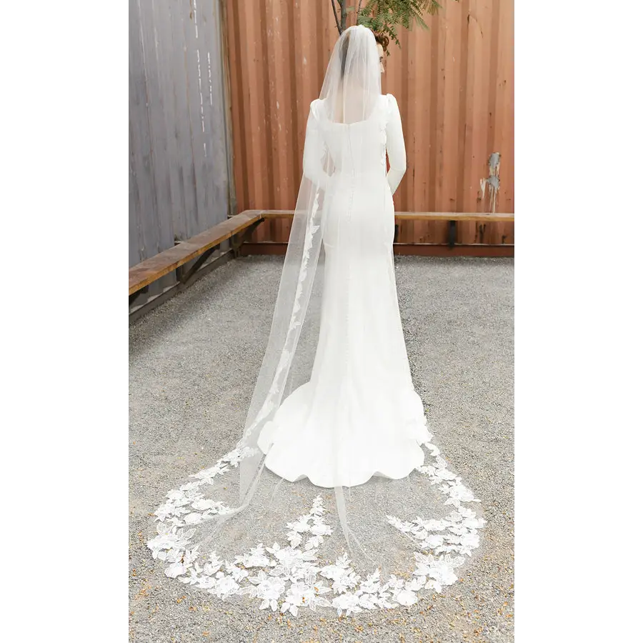 Elegant Cathedral Bridal Veil V2289C - Long Wedding Veil with Lace Trim for Bride, Perfect for Church Ceremony & Formal Wedding Photography