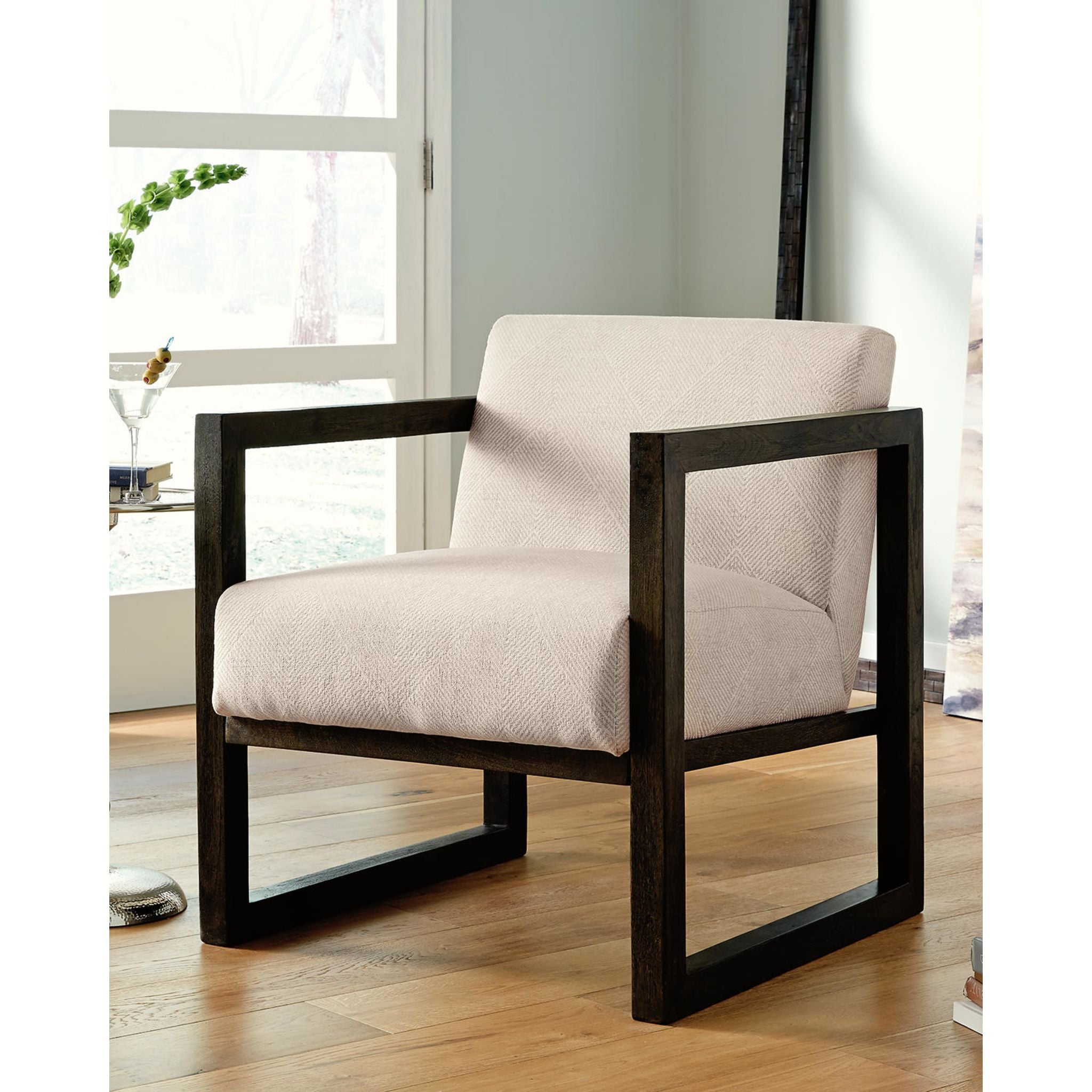Alarick Modern Accent Chair in Cream - Stylish Living Room Seating for Home, Office & Lounge Areas