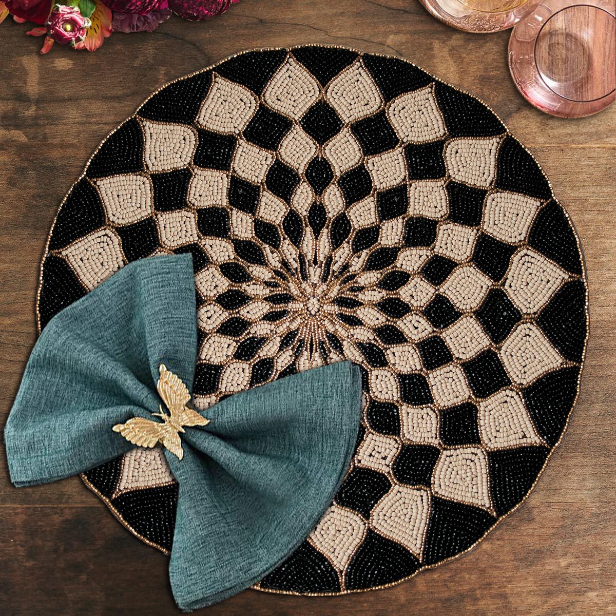 Decozen Round Placemats Set of 4 - 14 Inch Beaded Charger Plates for Dining Table Decor | Heat Resistant Table Mats for Wedding, Mother's Day, Kitchen, Office & Home Decor | Elegant Black & Beige Place Settings for Formal Dinners & Everyday Use