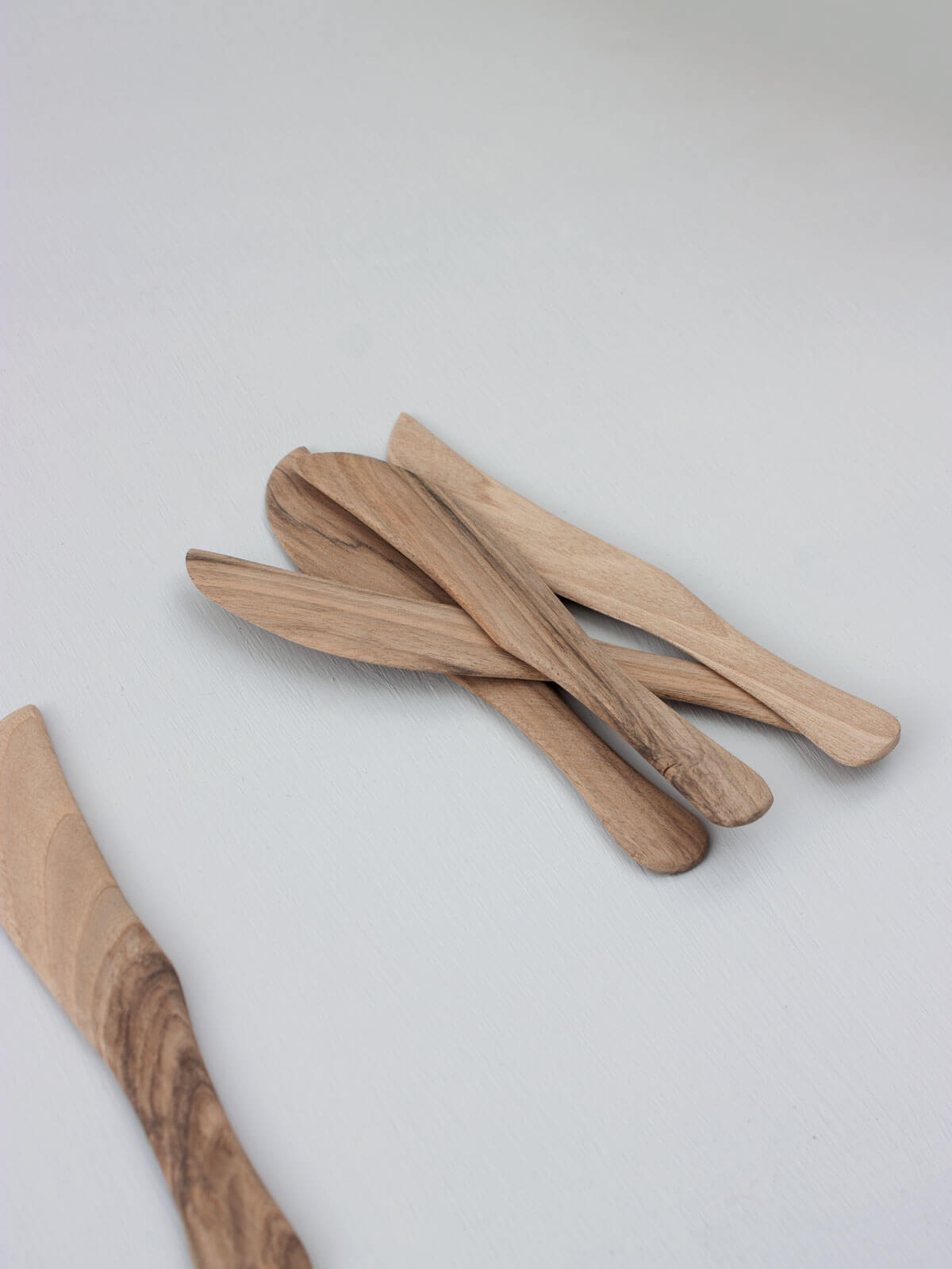 Premium Walnut Wood Knife - Handcrafted Chef Knife with Ergonomic Handle - Perfect for Slicing, Dicing & Food Prep in Home Kitchens & Professional Cooking