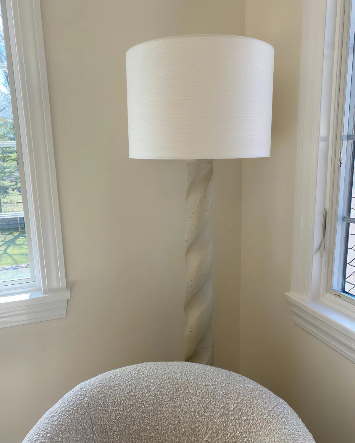 Yisi North Tower Floor Lamp - Modern LED Standing Light for Living Room, Bedroom & Office - Adjustable Brightness & Warm White Light