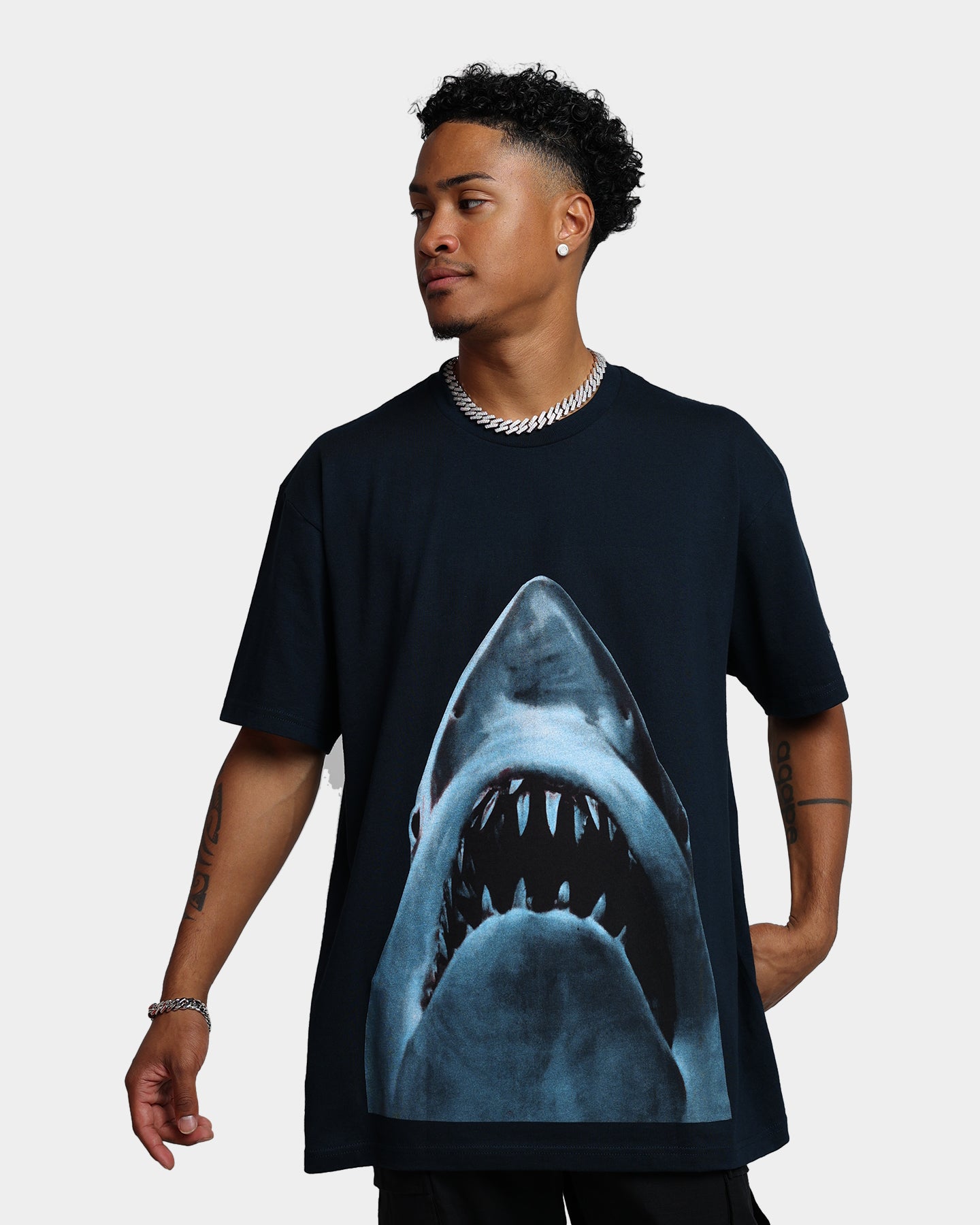 American Thrift X Jaws Vintage T-Shirt - Navy Blue Retro Movie Tee for Men & Women - Perfect for Casual Wear, Beach Outings & Movie Nights