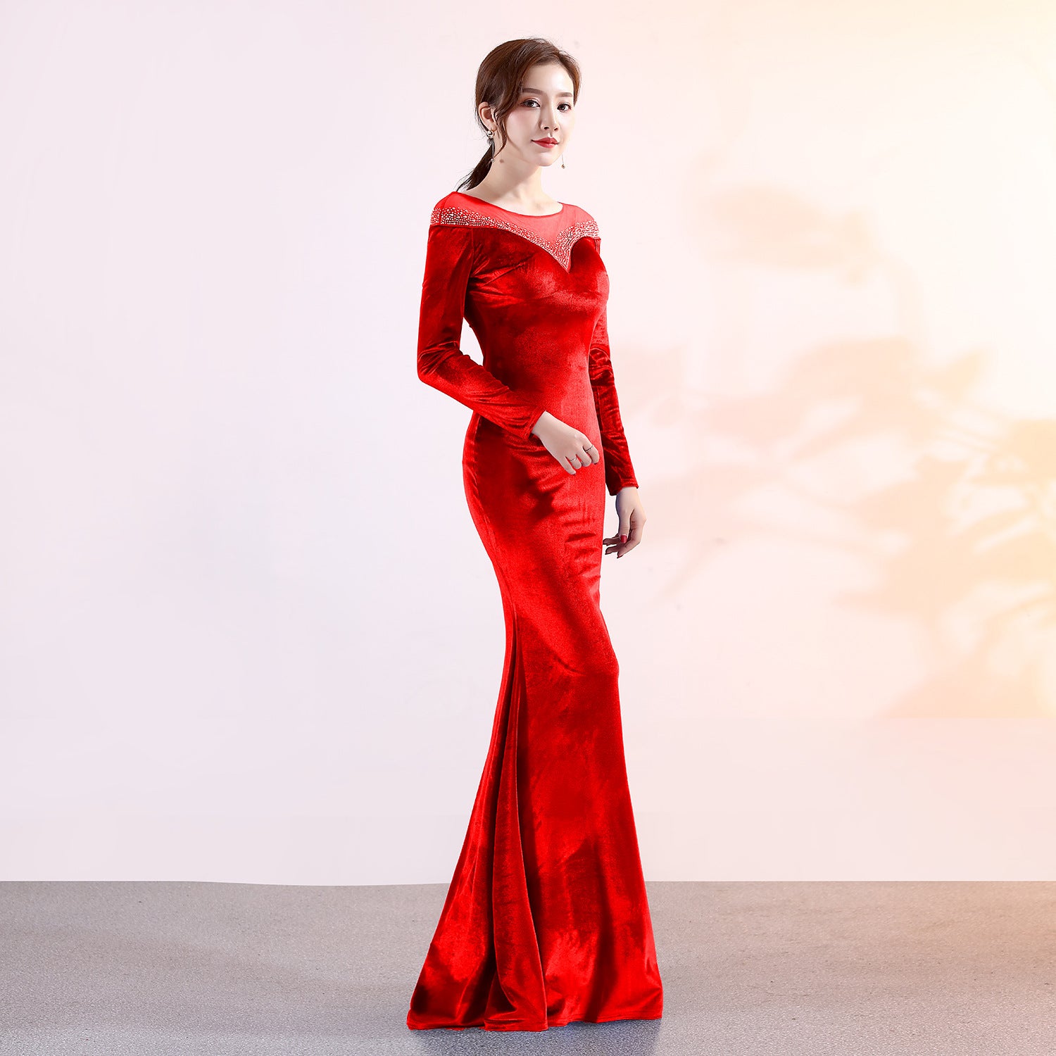Elegant Velvet Evening Gown with Long Sleeves - Winter Banquet Dress for Hosting Company Annual Meetings & Parties | Perfect for Formal Events, Holiday Parties, and Special Occasions