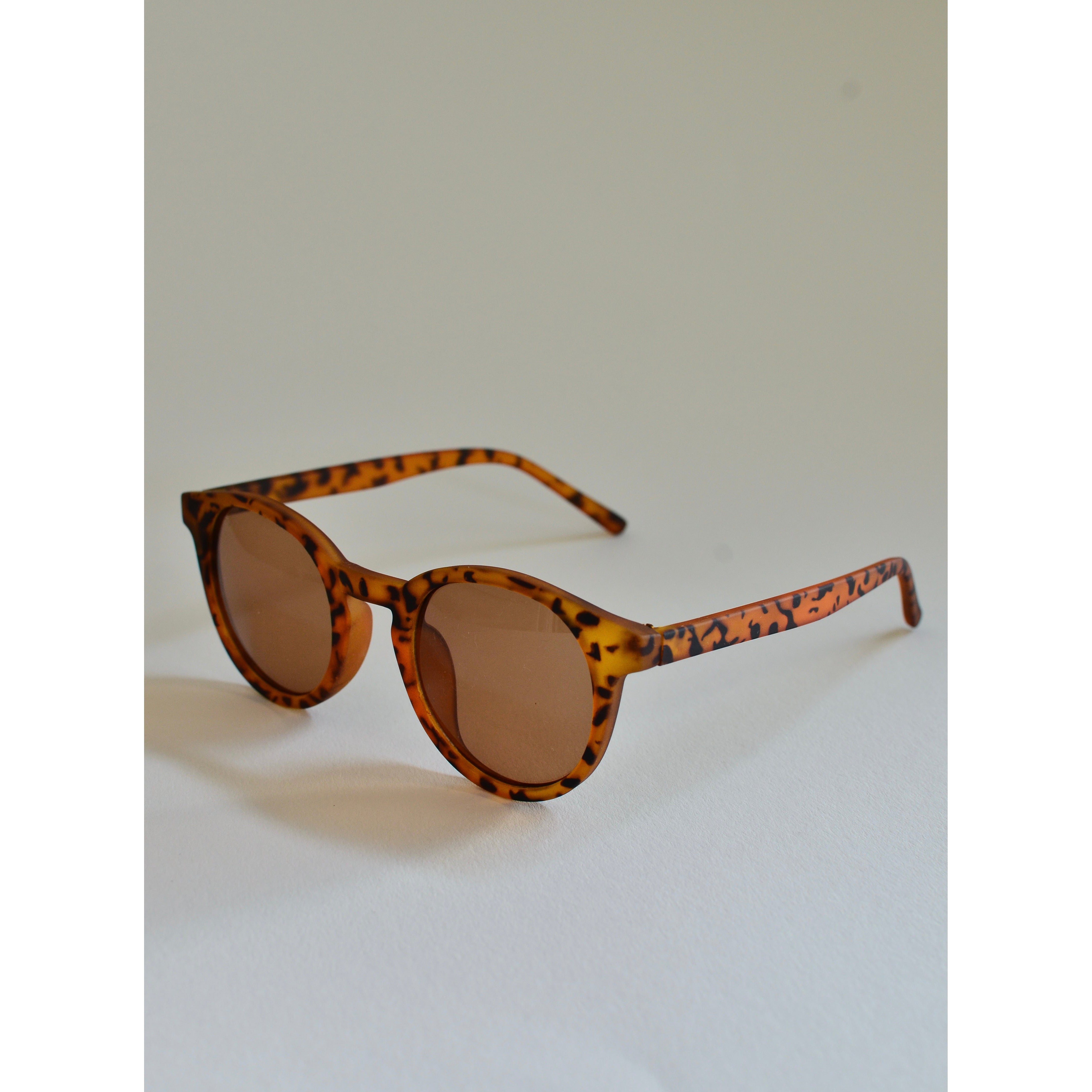 BabyMocs Kids Sunglasses - Classic Leo Shape UV Protection for Boys & Girls - Perfect for Beach, Outdoor Play & Summer Activities