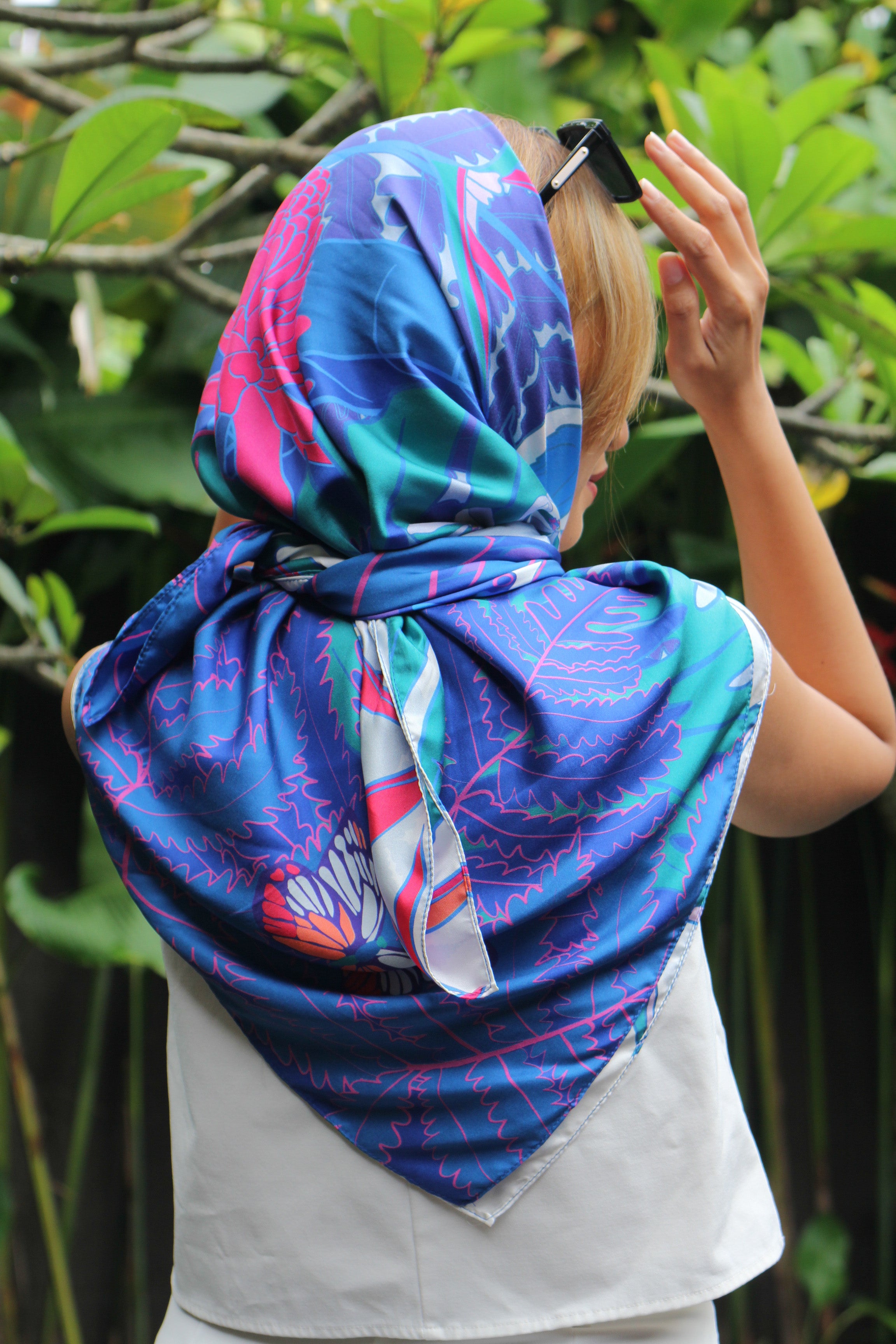 Premium Coastal Life Silk Scarf - Luxurious Lightweight Fashion Accessory for Women - Perfect for Beach Vacations, Weddings & Everyday Elegance