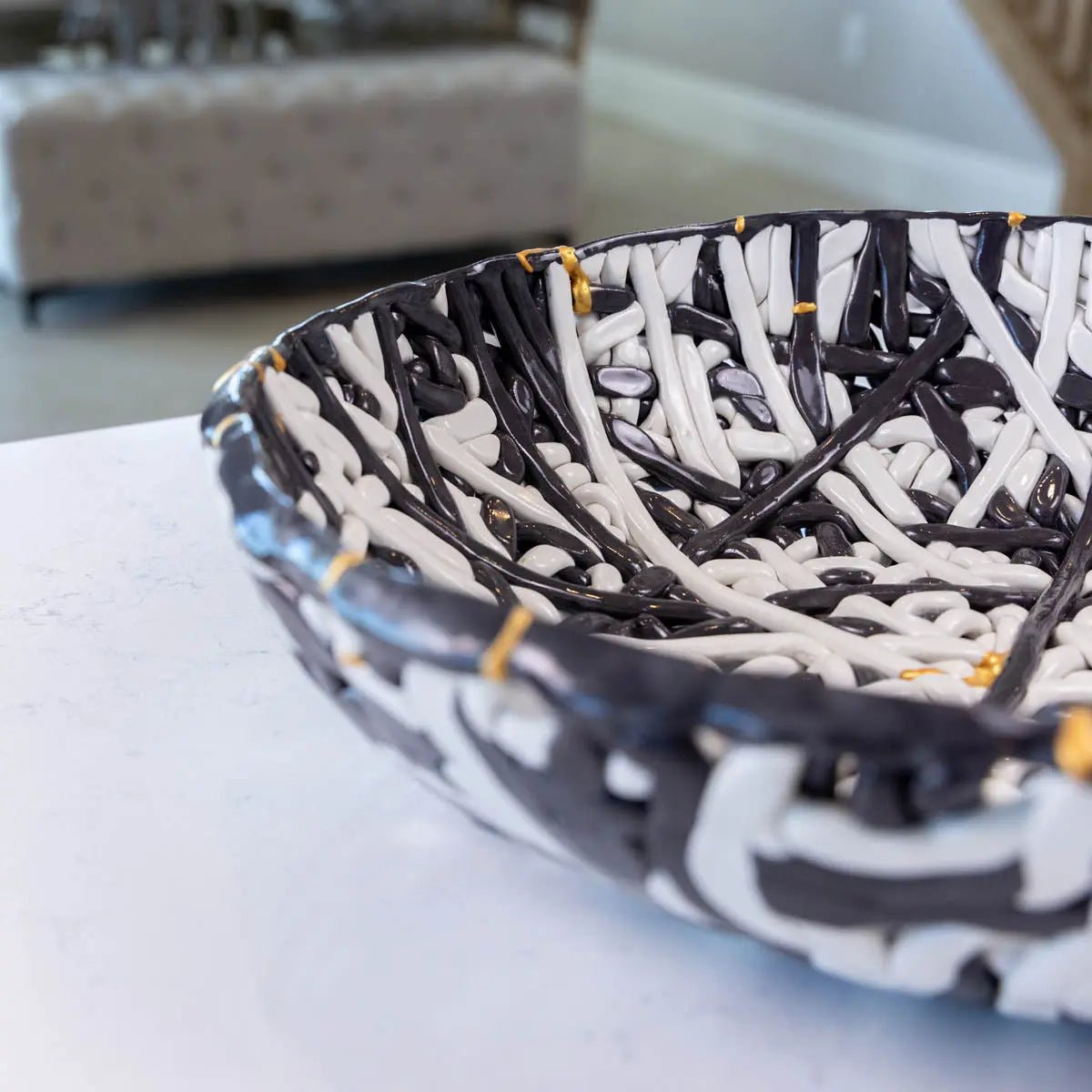 XXL Kintsugi Black & White Porcelain Interlacing Coil Contemporary Bowl - Handcrafted Japanese Style Ceramic Serving Dish for Modern Dining & Home Decor