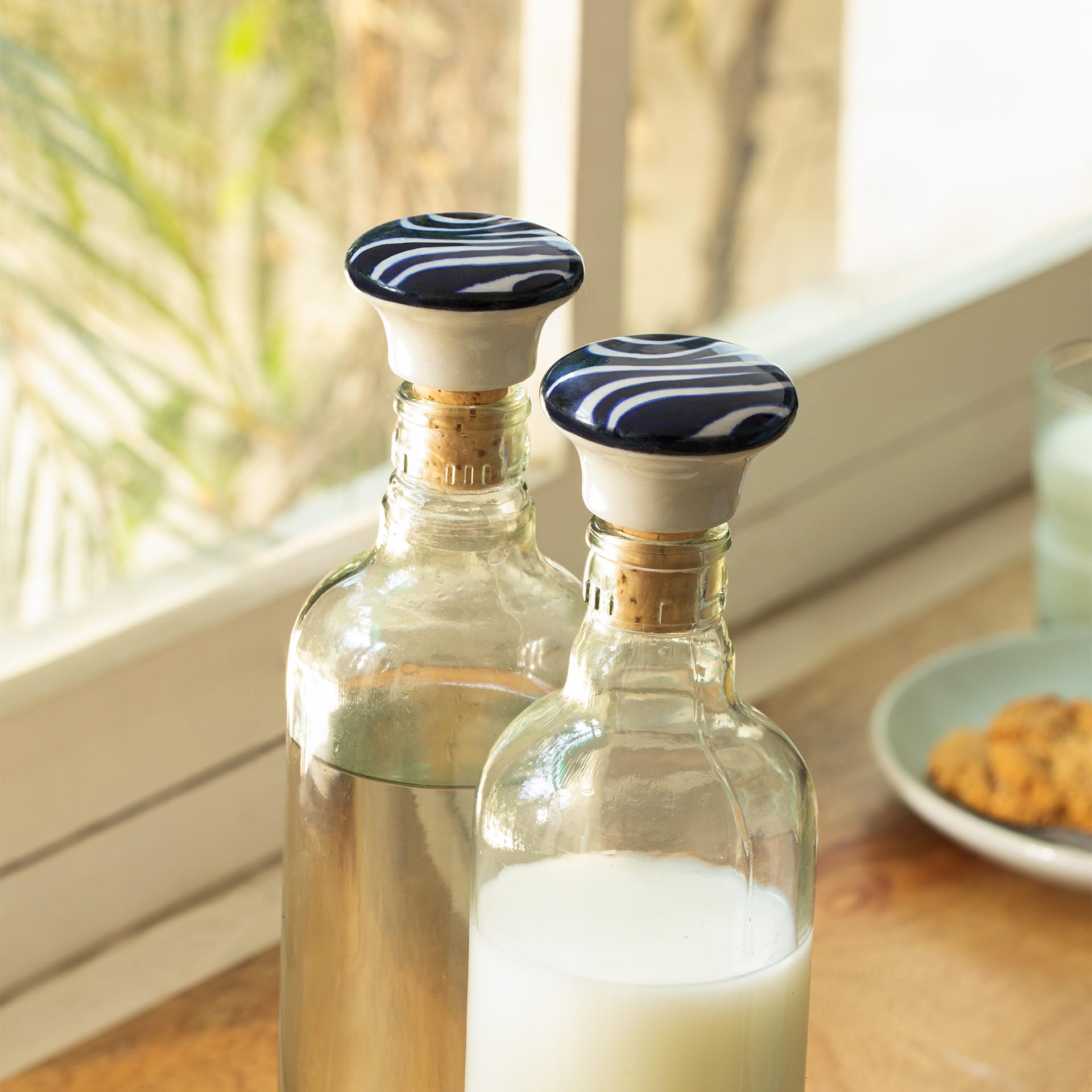 Ellementry Melani Ceramic Round Bottle Stopper Set of 2 - Handcrafted Airtight Lids for Water, Oil, Vinegar & Beverage Bottles - Durable Reusable Kitchen Bottle Caps - Perfect for Home, Restaurants & Gifts