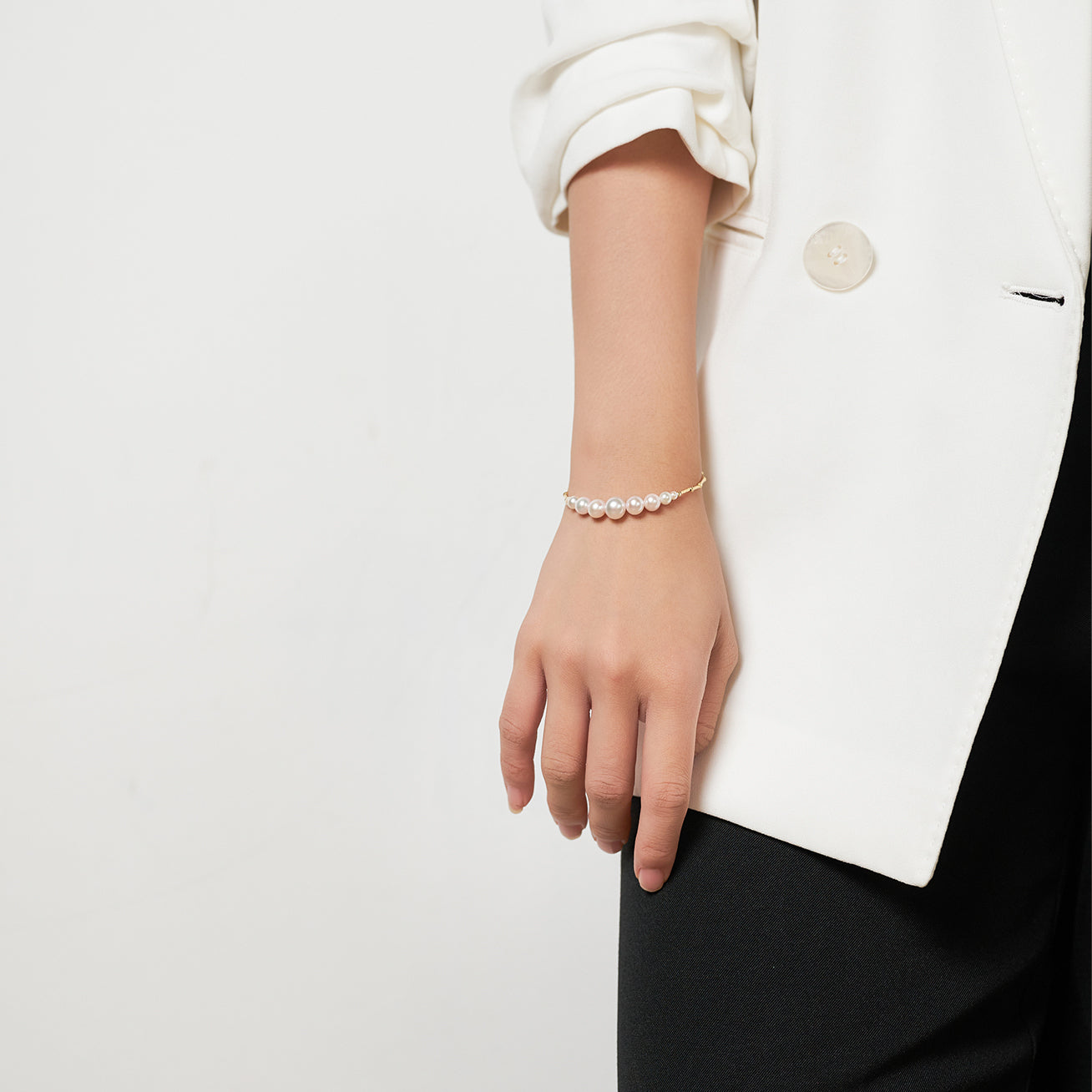 18K Solid Gold Akoya Pearl Bracelet for Women - Elegant Pearl Jewelry Gift for Anniversary, Birthday & Special Occasions | KB00017