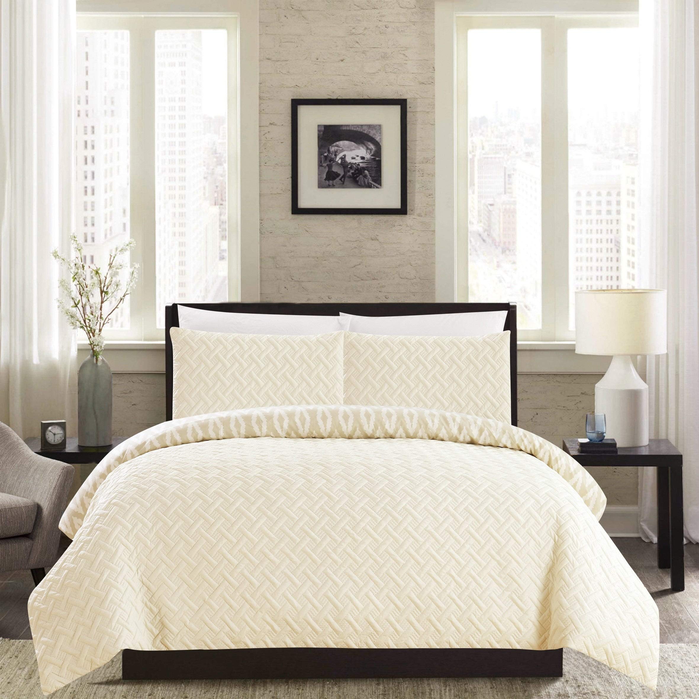 Chic Sabina 3-Piece Reversible Embroidered Comforter Set - Twin Size Bedding with Matching Pillow Shams | Soft & Breathable for All Seasons | Perfect for Kids Rooms, Guest Bedrooms & Dorm Decor