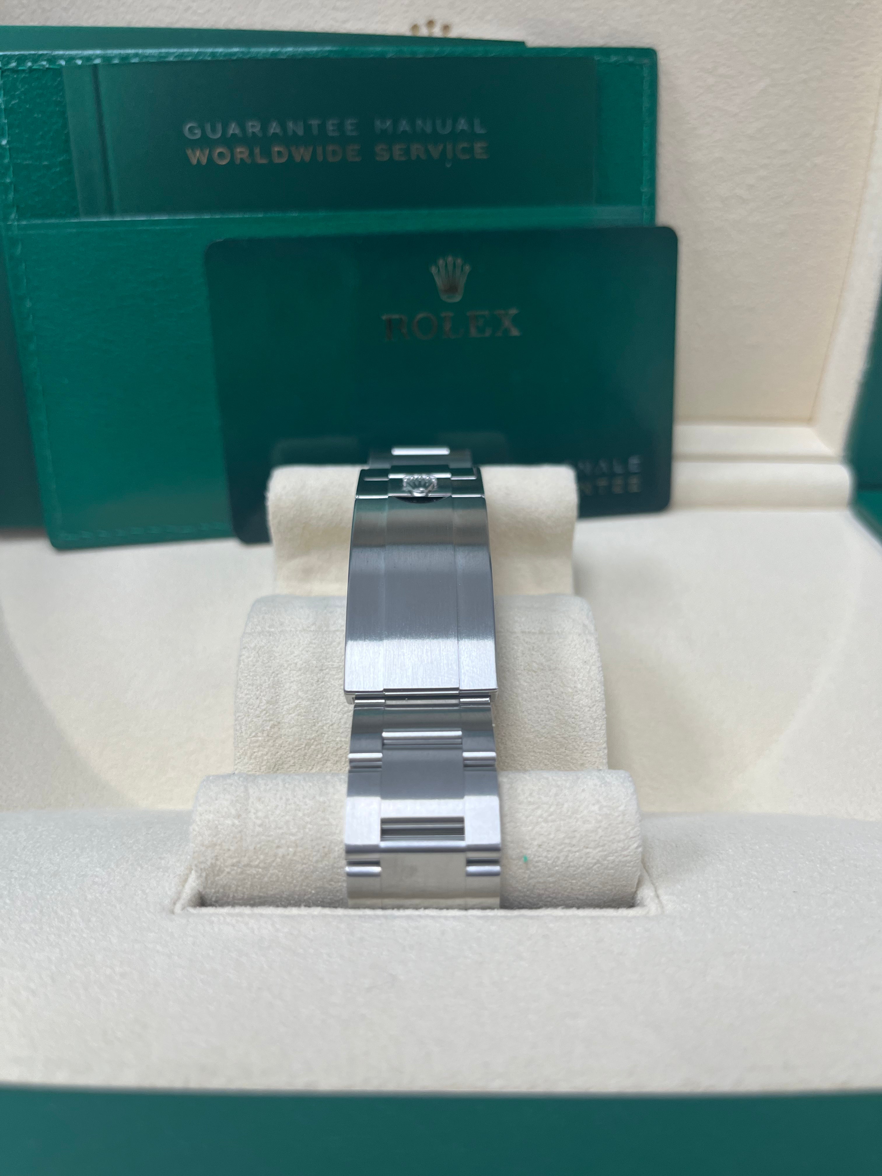 Rolex Submariner No Date 124060 Men's Luxury Watch - Black Dial Stainless Steel Dive Watch for Professional Scuba Diving & Everyday Wear