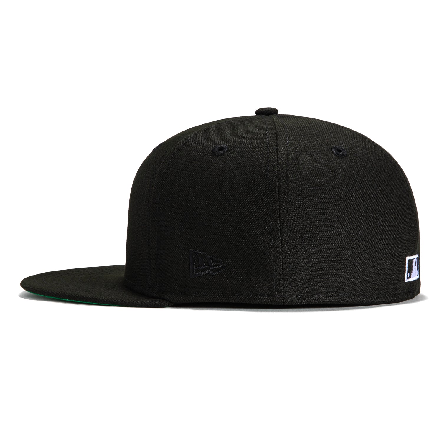 New Era 59Fifty New York Yankees 1996 World Series Patch Snapback Hat - Black & White Adjustable Baseball Cap for Men & Women - Perfect for Baseball Games, Streetwear Fashion & Yankees Fans Collection