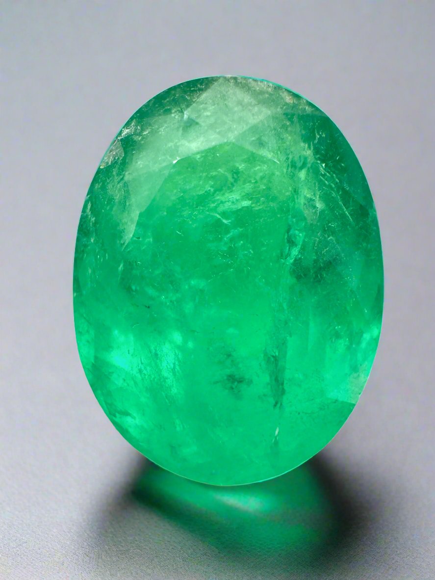 14.72 Carat Natural Colombian Emerald - 17.4x13.3mm Oval Cut Loose Gemstone, Vivid Grassy Green Color for Jewelry Making, Engagement Rings & Luxury Gifts
