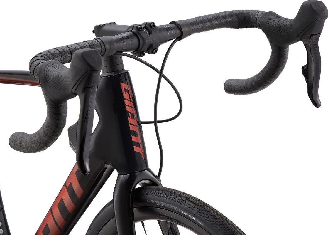 Giant Defy Advanced 0 Carbon Road Bike - Lightweight Endurance Bicycle for Men & Women - Perfect for Long-Distance Riding, Commuting, and Fitness Training