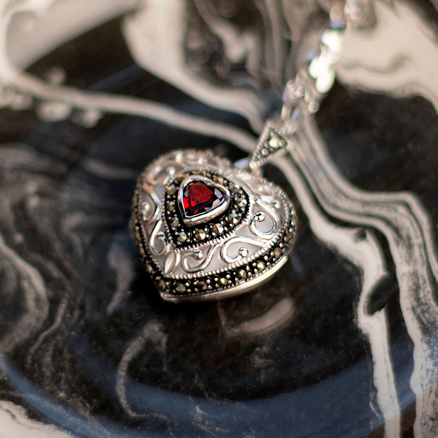 Vintage Garnet Heart Locket Necklace in Sterling Silver - Perfect for Valentine's Day Gifts & Romantic Occasions