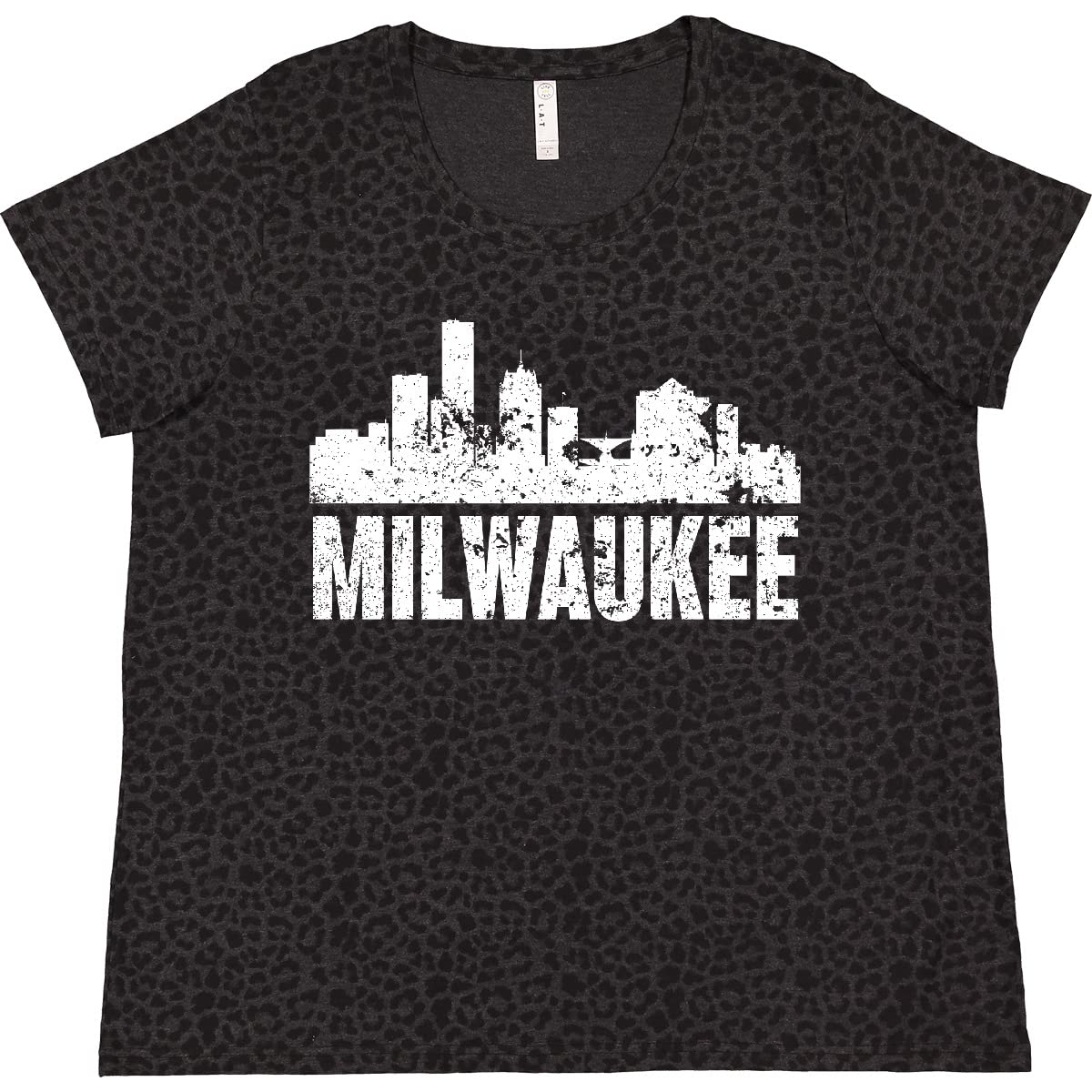 Inktastic Milwaukee Skyline Grunge Women's Plus Size T-Shirt - Vintage Urban Graphic Tee for Casual Wear, Street Style & Travel Outfits