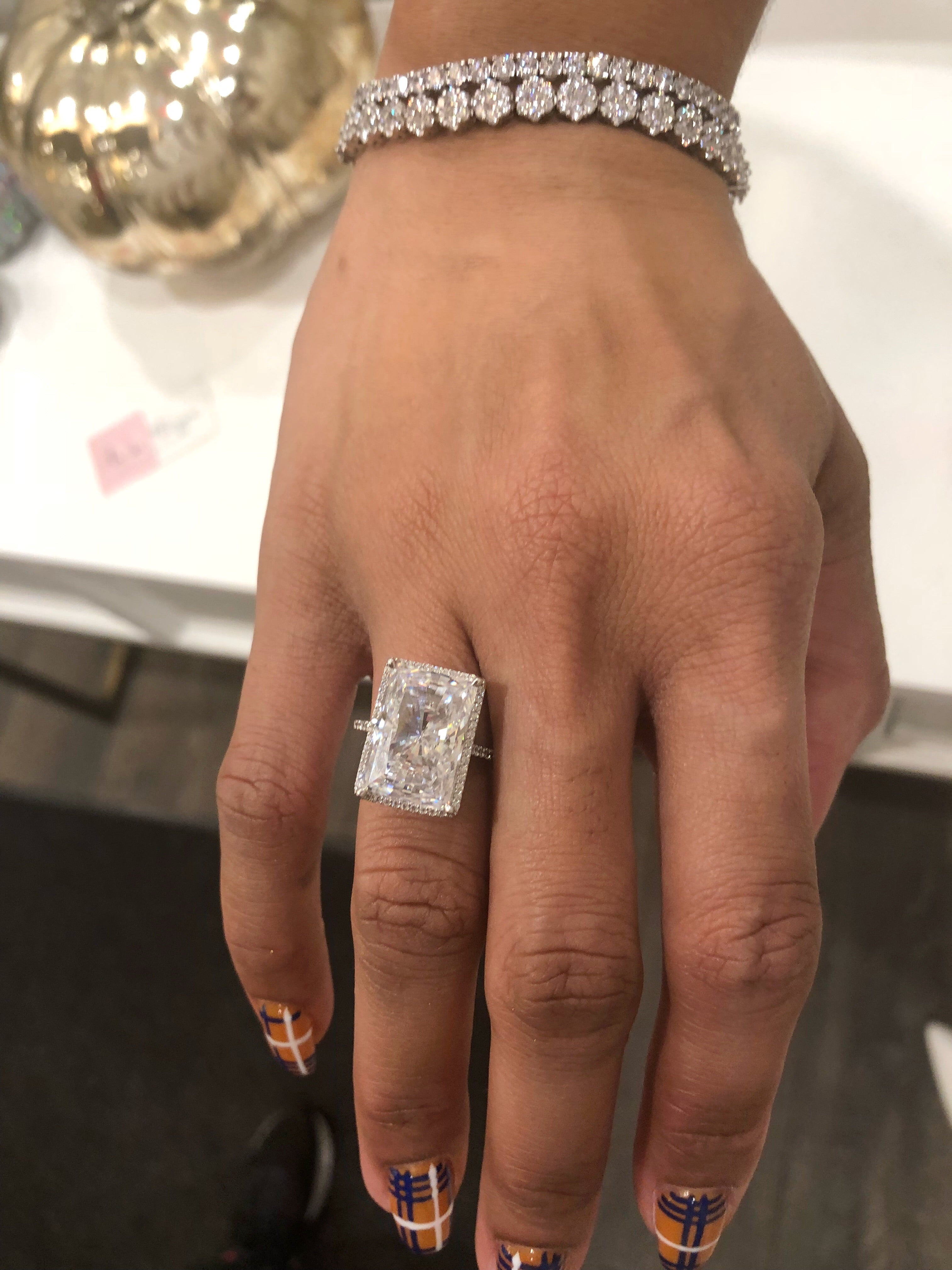 London Diamond Ring – Elegant Solitaire Engagement Ring for Women, 14K White Gold Wedding Band, Perfect for Proposals, Anniversaries & Special Occasions