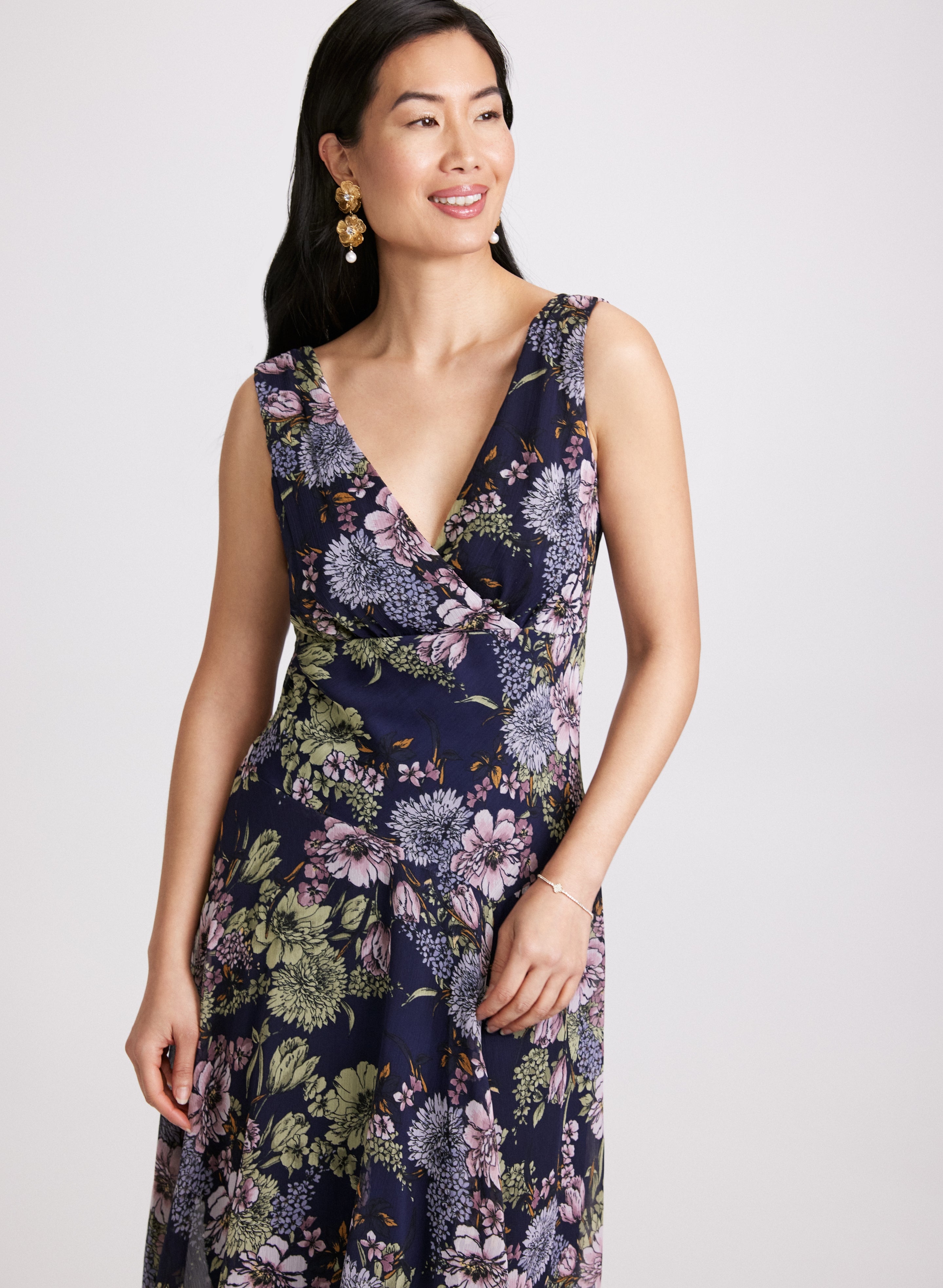 Elegant Floral Chiffon Dress for Women - Summer Boho Maxi Dress with V-Neck & Flowy Sleeves - Perfect for Beach Vacations, Weddings & Date Nights