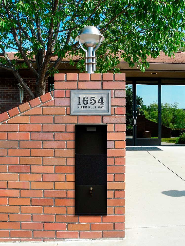 Qualarc WF-Vacmb Large Capacity Galvanized Steel Locking Mailbox - Rust Proof Post & Column Mount Security Mailbox in Black - Perfect for Homes, Offices & Vacation Properties