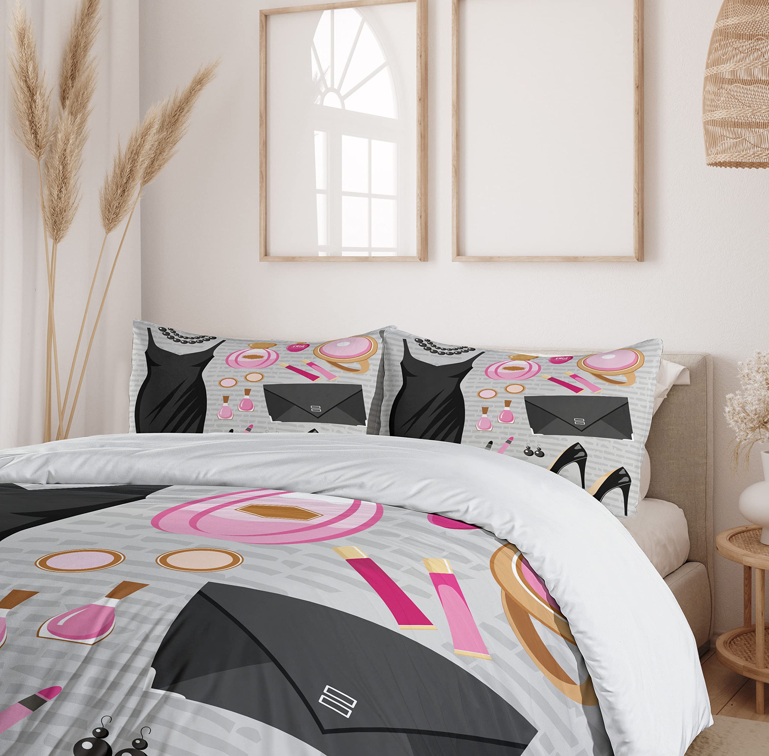 Ambesonne 3-Piece Duvet Cover Set with 2 Pillow Shams - Black Cocktail Dress & Perfume Makeup Clutch Bag Design - California King Size in Pale Brown & Pink | Luxury Bedding for Women's Bedroom, Guest Room & Dorm Decor