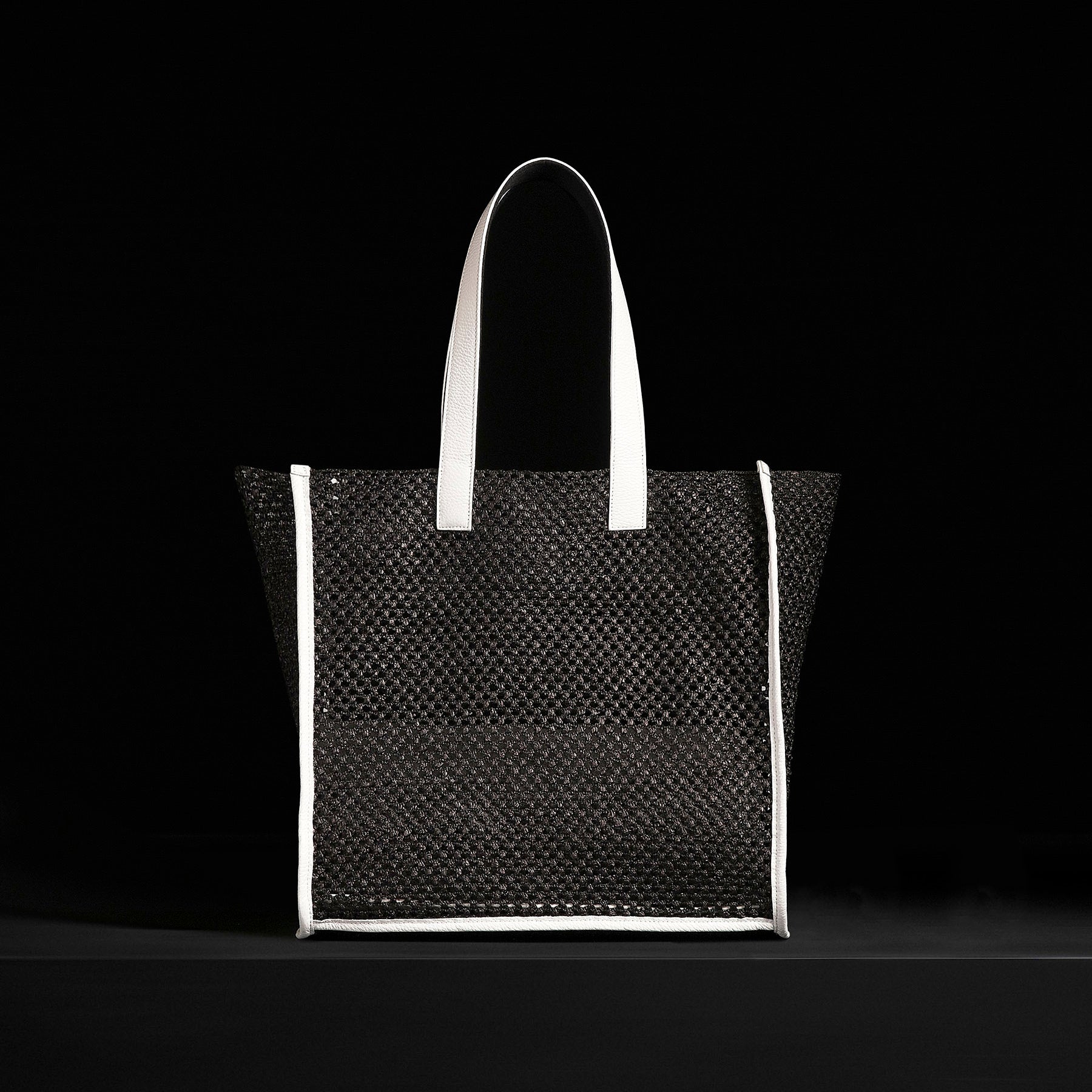 Stylish Black Sea Raffia Tote Bag - Eco-Friendly Woven Beach Bag for Women - Perfect for Summer Vacation, Shopping & Beach Outings