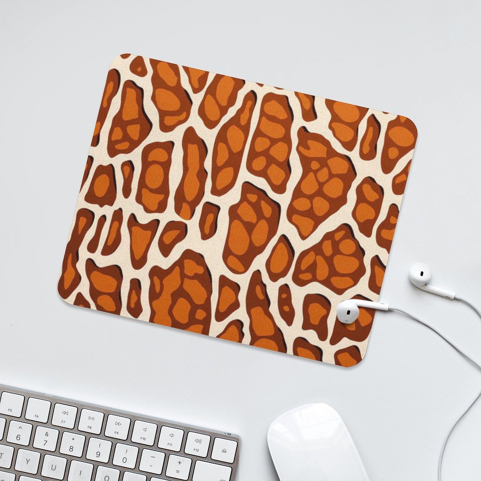 Wildlife Giraffe Pattern Non-Slip Waterproof Gaming Mouse Pad - Durable Office & Home Computer Accessory (20x25cm) for PC, Laptop, Work & Gaming Desks