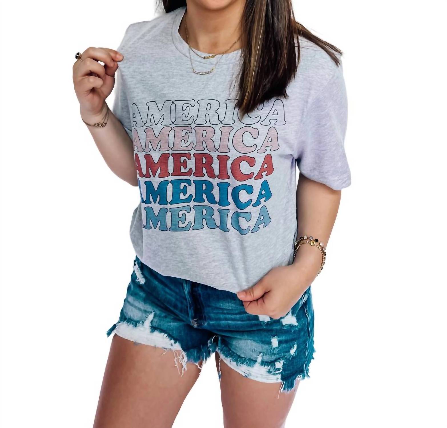 America Short Sleeve T-Shirt in Grey - Comfortable Casual Wear for Men & Women - Perfect for Everyday Outfits, Street Style and Patriotic Events