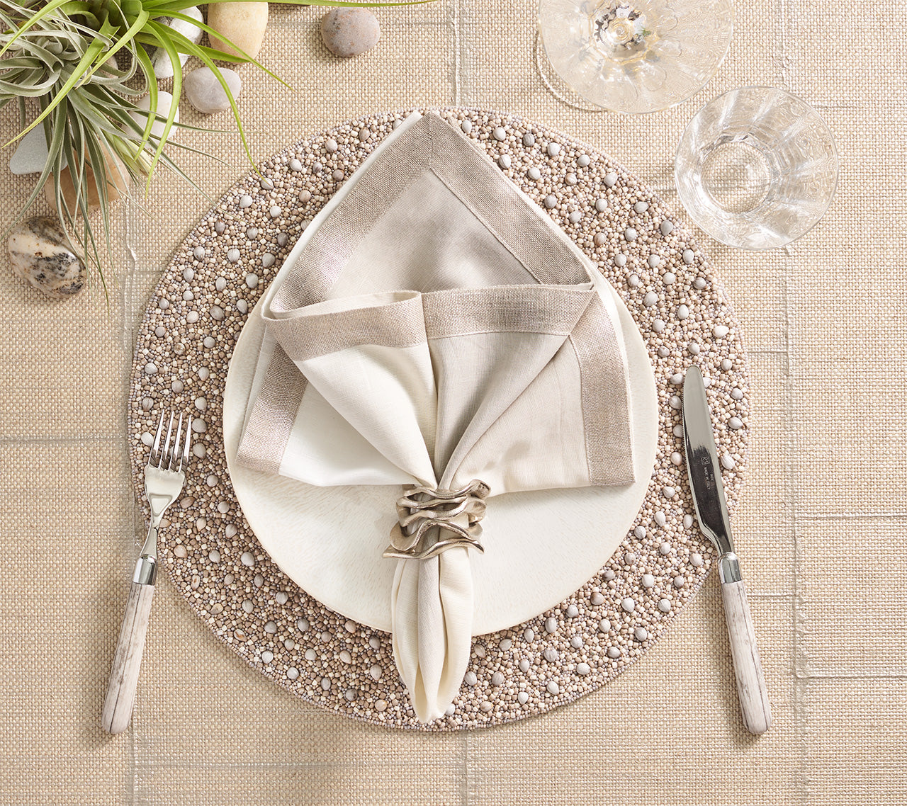 Elegant Flux Napkin Rings Set of 4 - Stainless Steel Dinnerware Accessories for Wedding, Holiday & Formal Table Decor