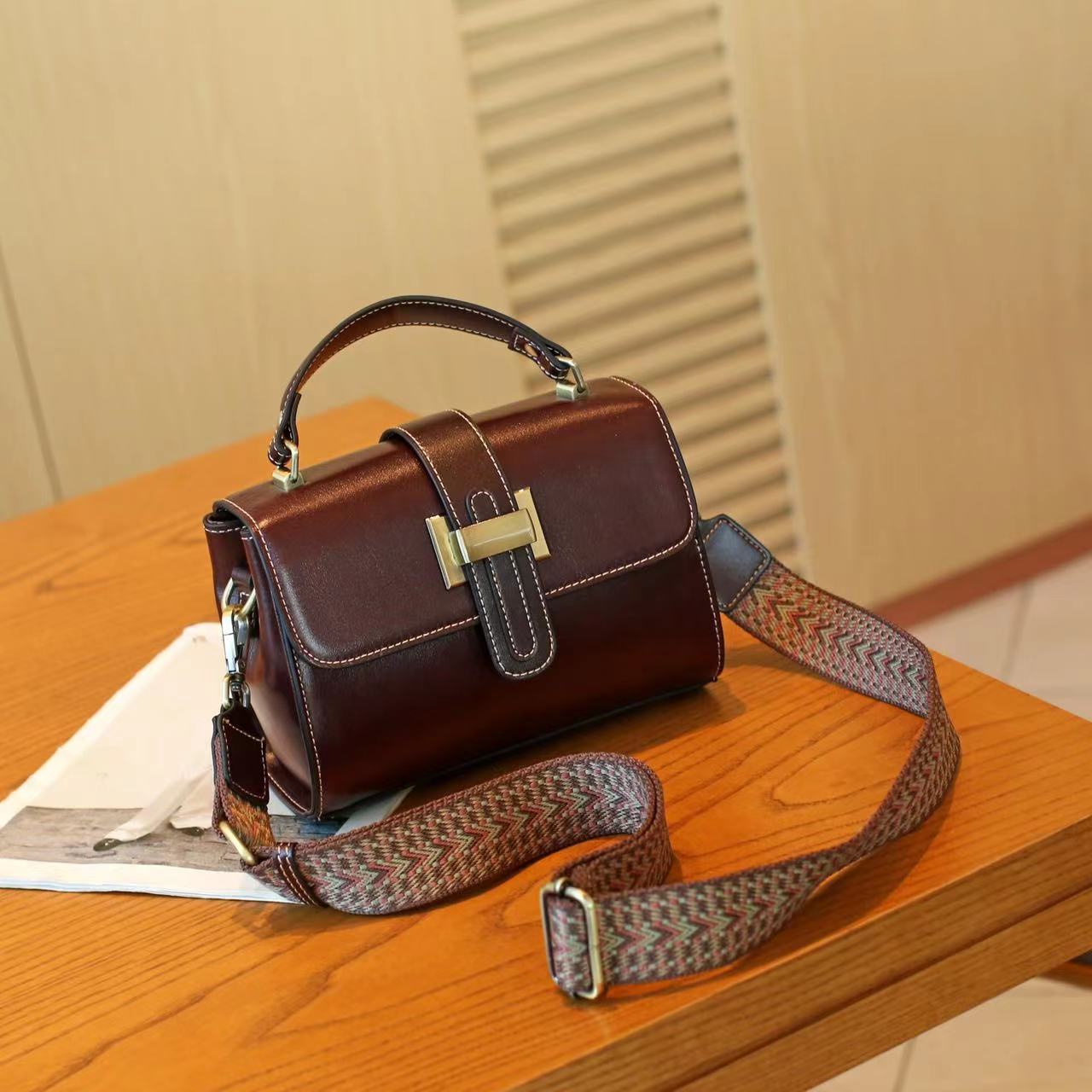 Stylish Genuine Leather Handbag for Women - Fashionable Crossbody Purse with Adjustable Strap, Perfect for Work, Travel & Everyday Use