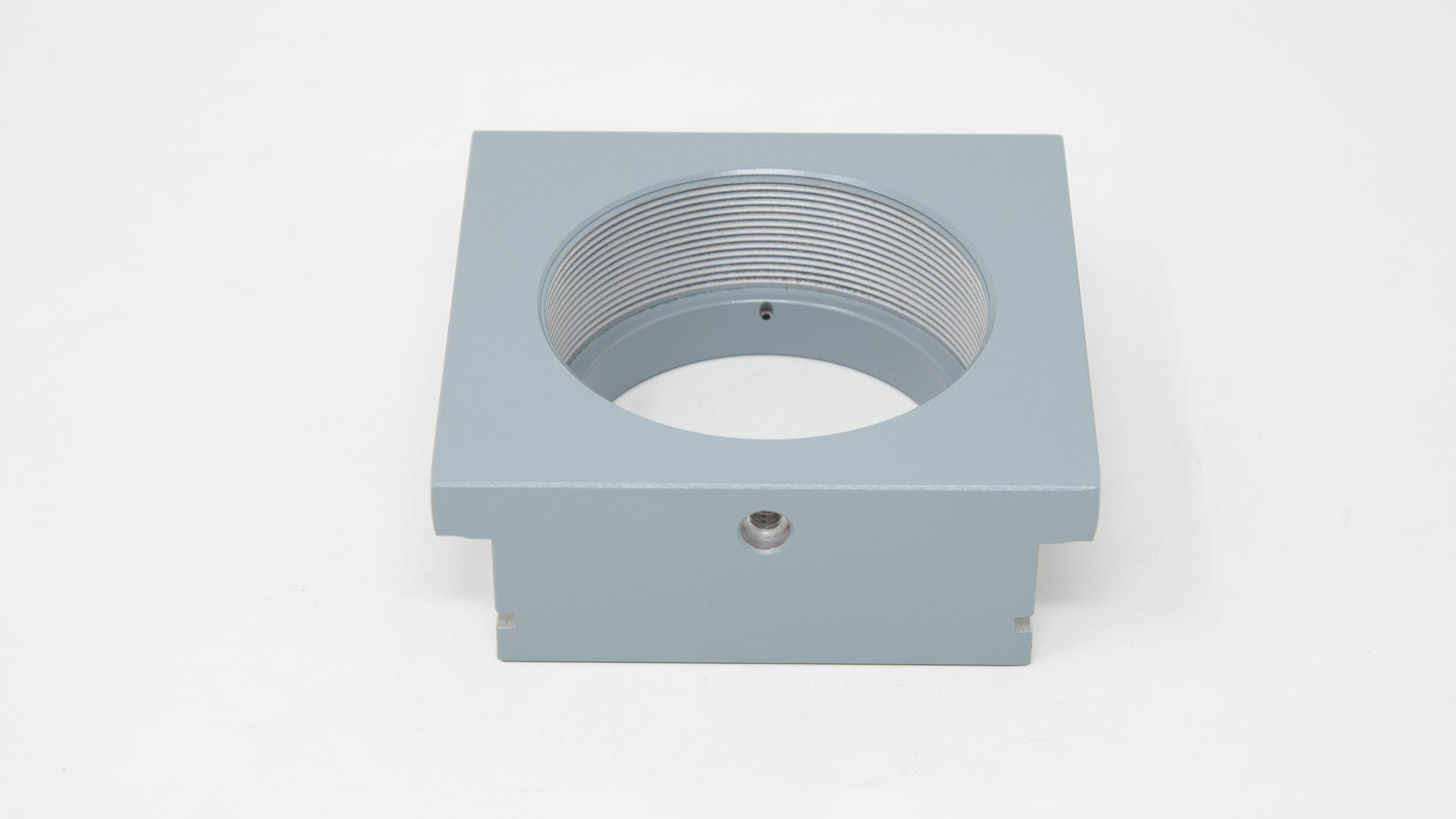 Heavy-Duty Cylinder Mount for 1000D, 1000DX & SyriXus® 1000X - Secure Industrial Equipment Attachment for Hydraulic Systems & Machinery Maintenance