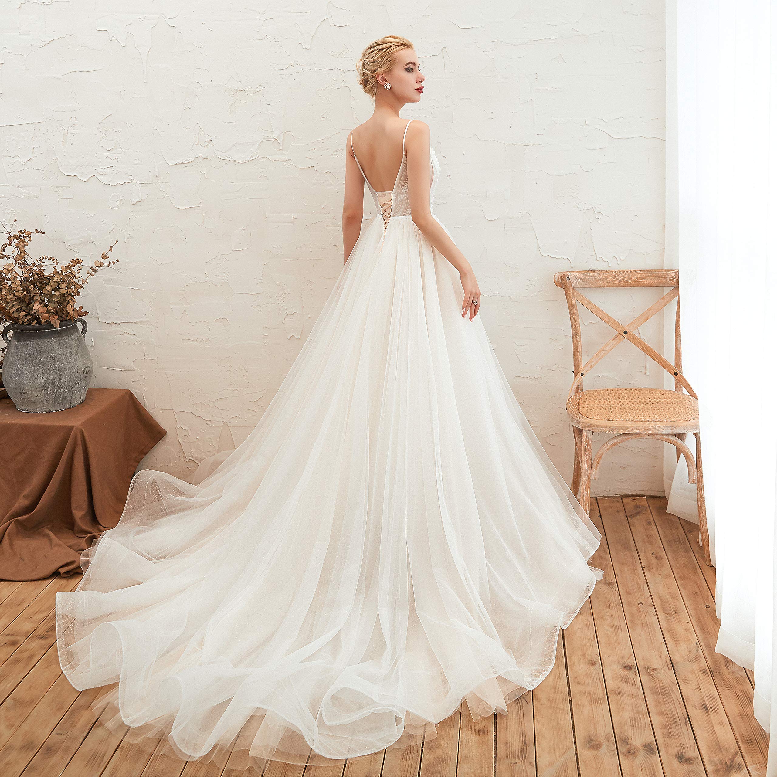 Elegant Women's Beach Style Spaghetti Strap A-Line Lace Applique Beaded Prom Wedding Dress for Summer Beach Weddings & Formal Events